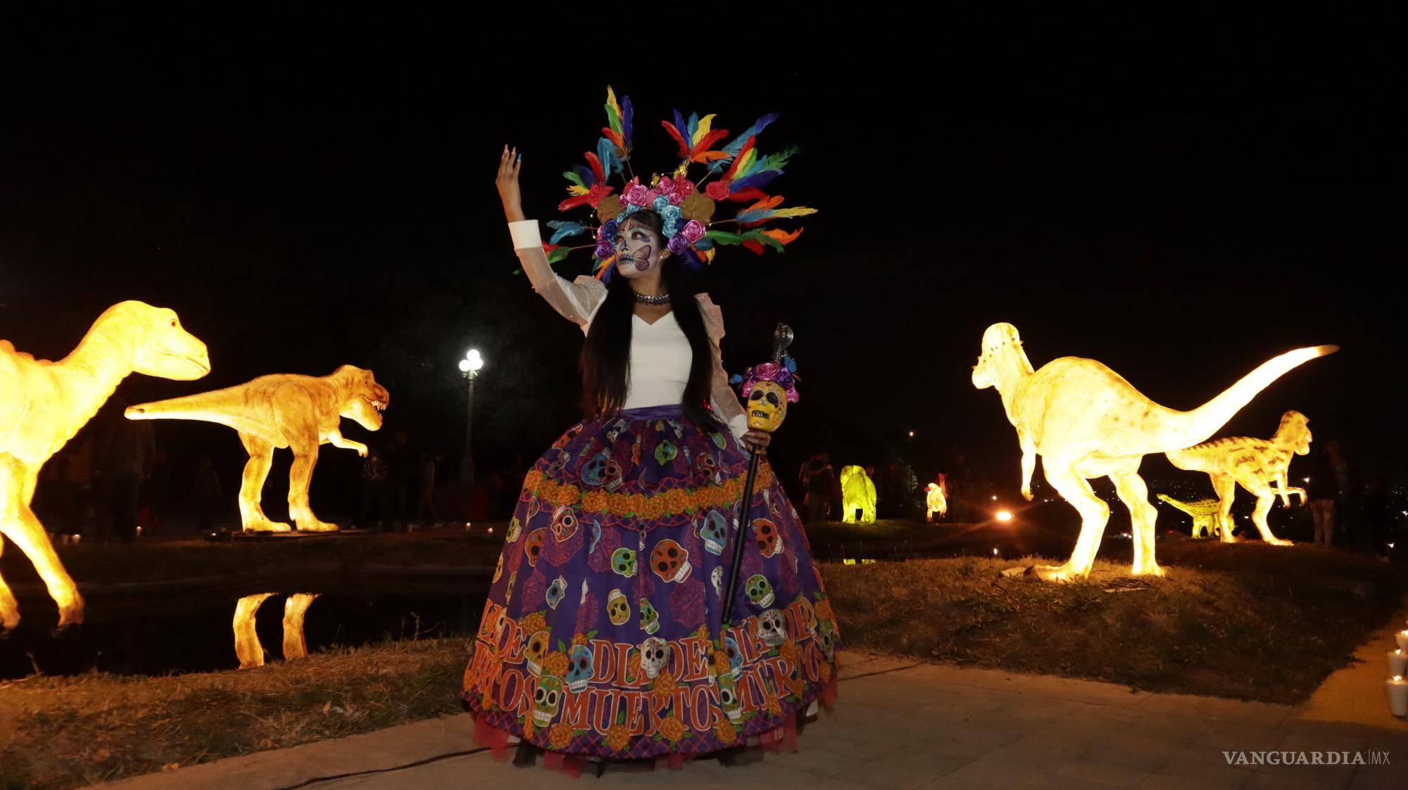 Las Maravillas se viste de tradición con el mega altar de muertos en Saltillo