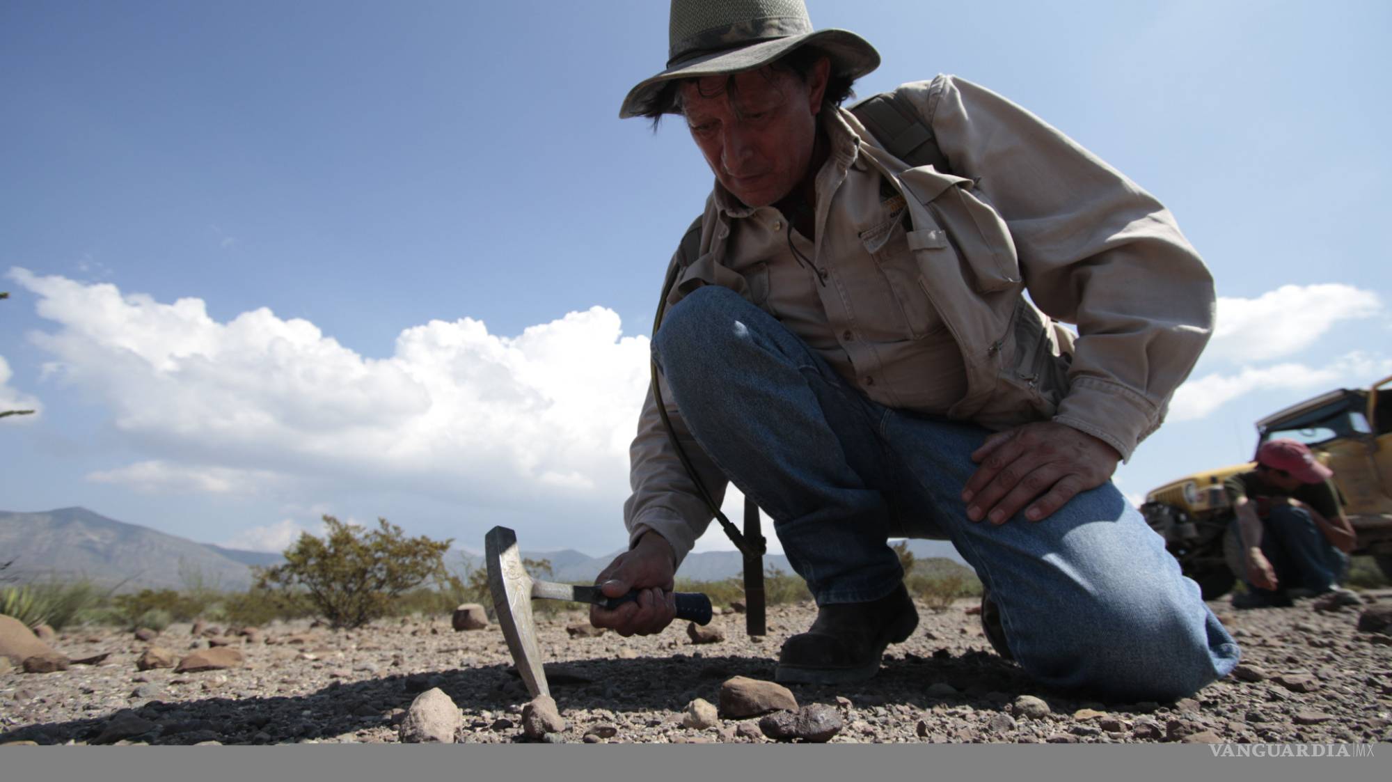 $!El hombre que da vida a los dinosaurios