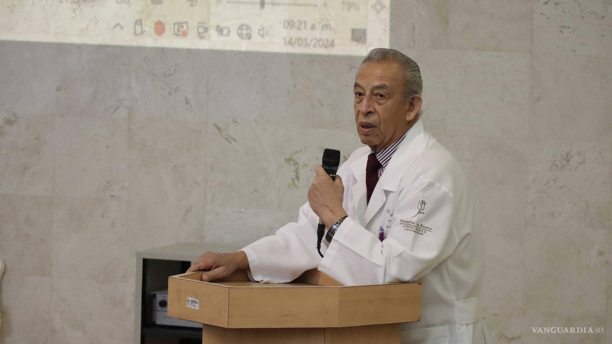 $!El doctor hace un recuento de los avances médicos, asegurando que la tecnología ha alejado el lado humano de la medicina.