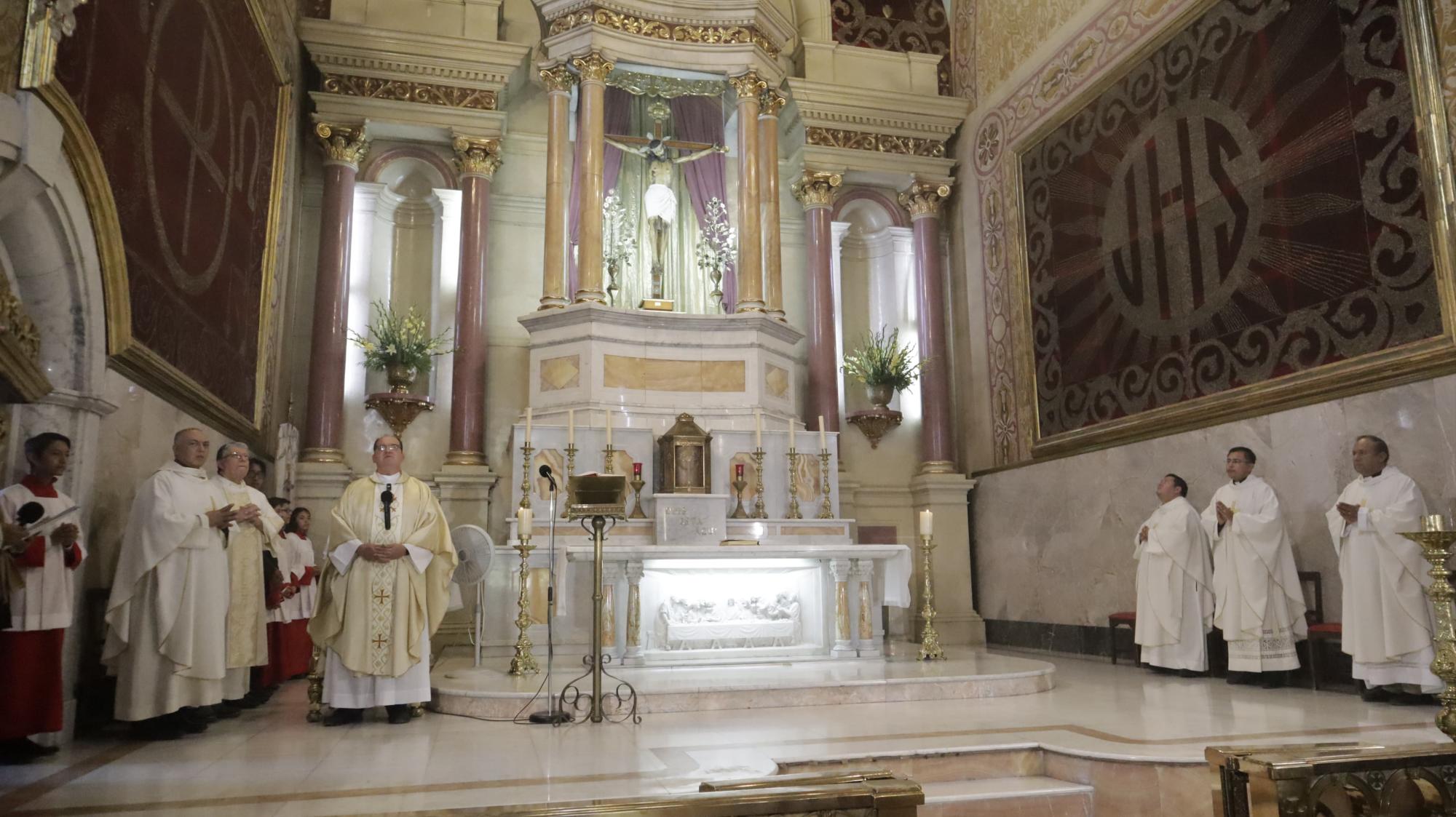 $!El obispo Hilario González invita a la comunidad a vivir el lema del novenario: “Santo Cristo, enséñanos a orar”