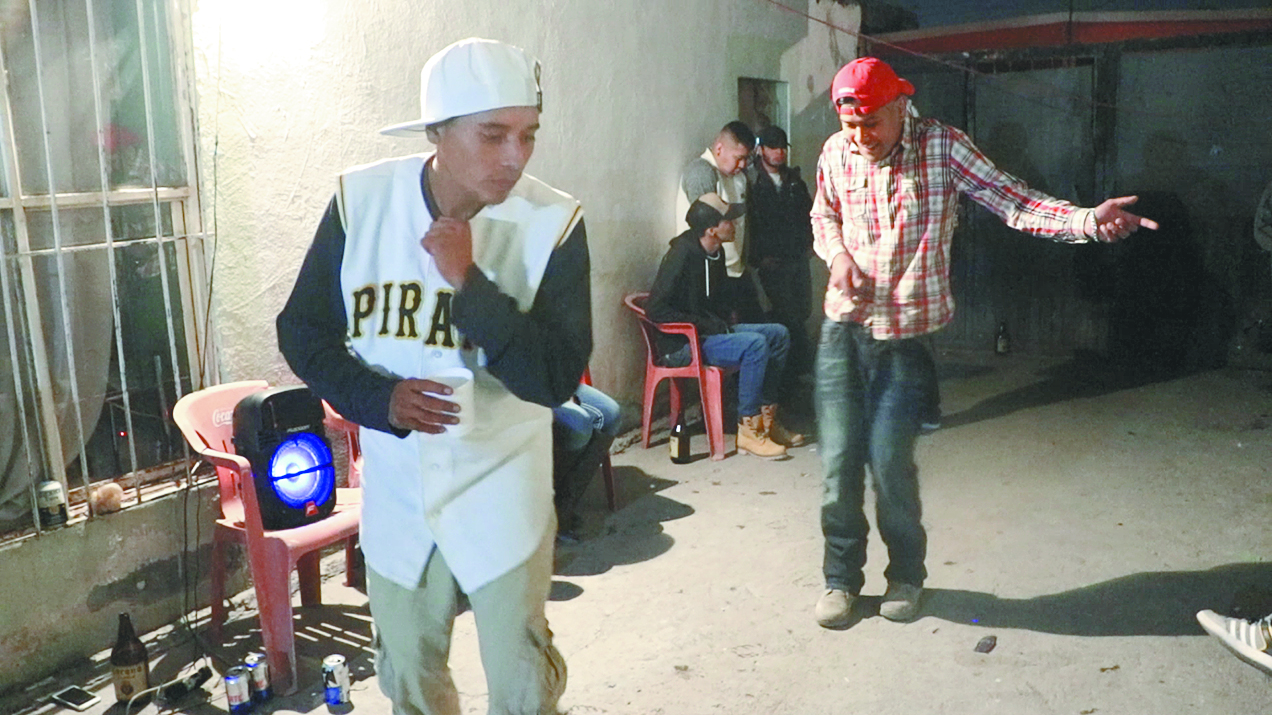 $!De cotorreo con ‘Los Pileros’: una pandilla que no ‘tumba’ a la gente