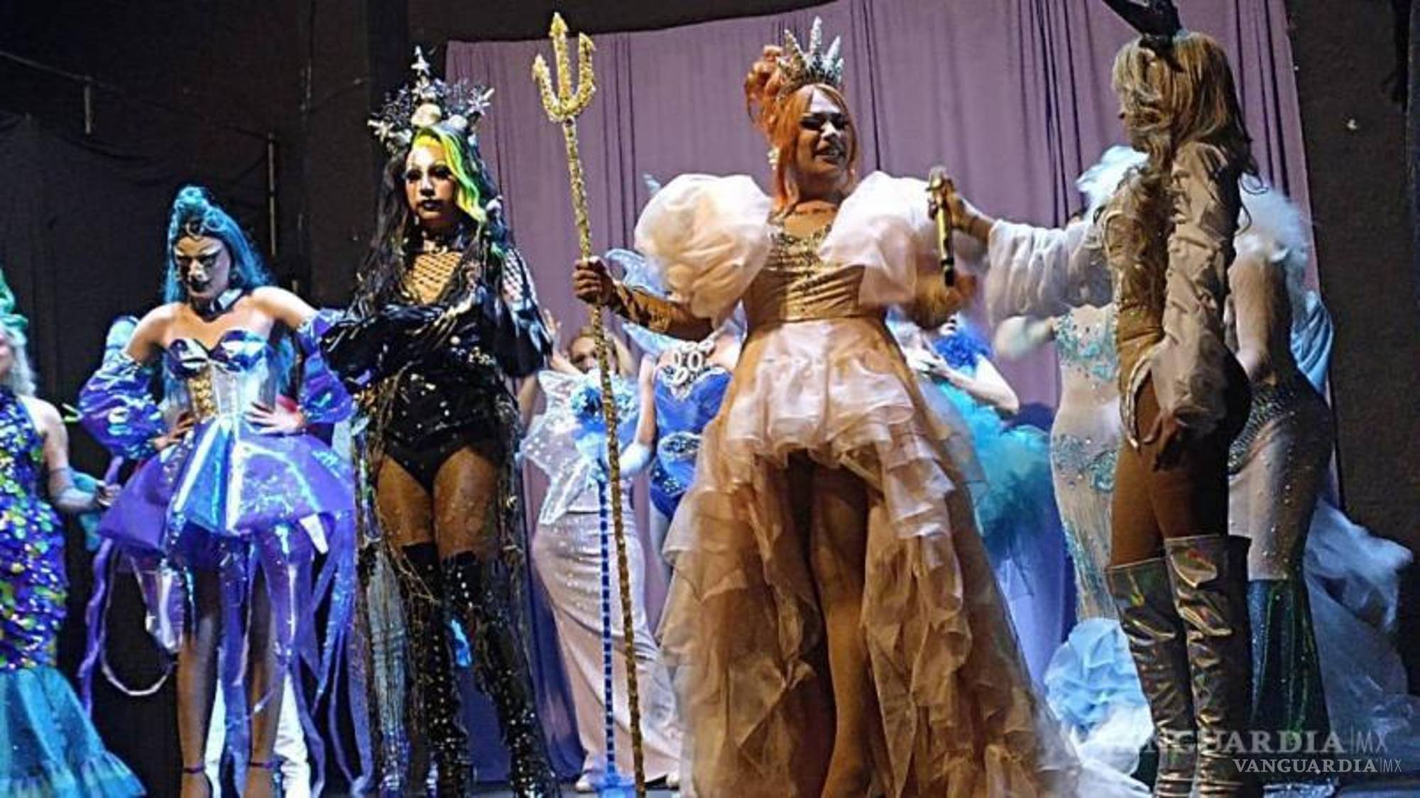 $!El arte drag es caro, y para lograr esta puesta en escena, los actores y sus personajes drags han tenido que generar subsidios a partir de venta de burritos, venta de gelatinas, y rifas.