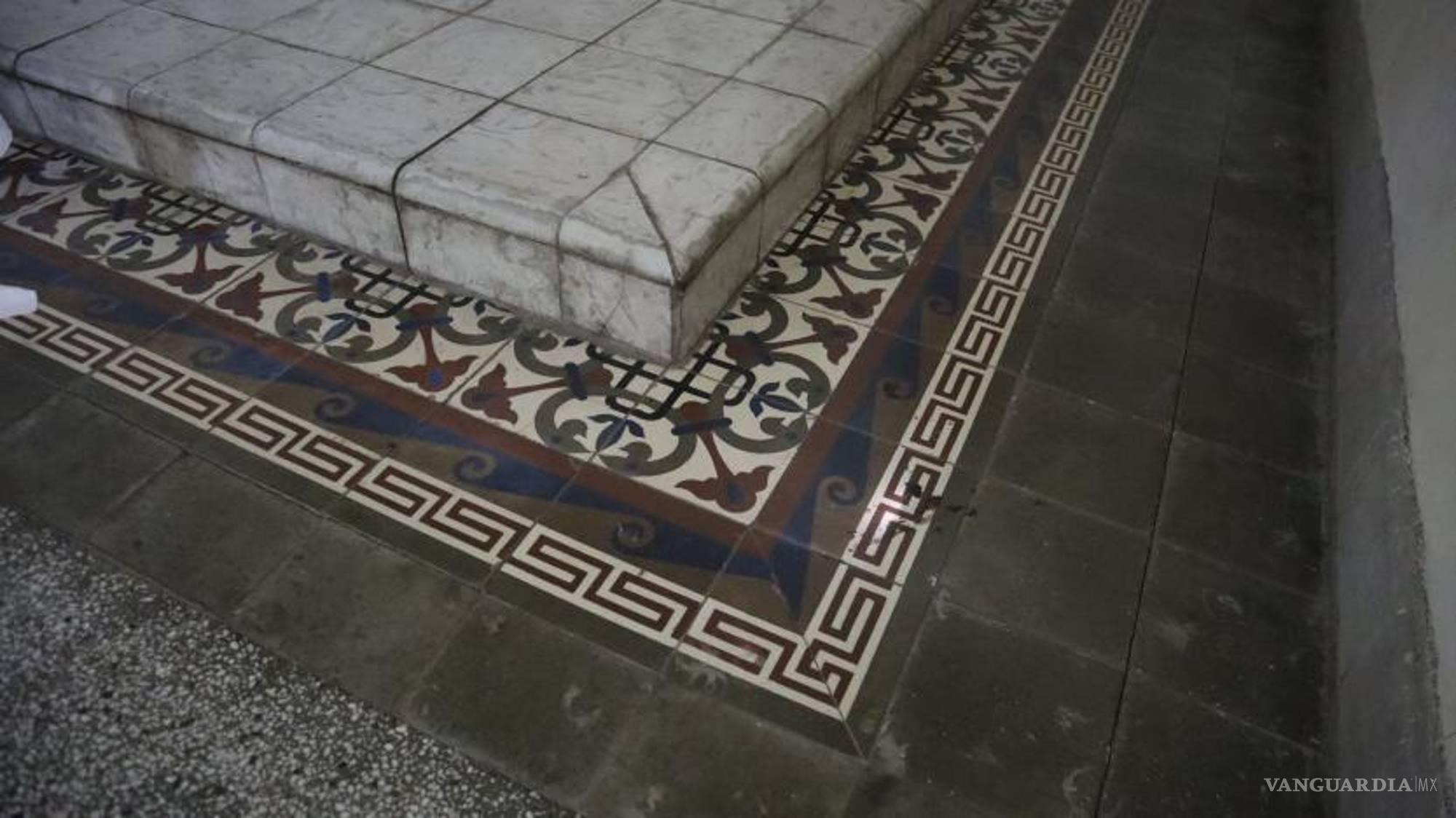 $!El azulejo original que adorna el interior de la capilla, símbolo de su rica historia