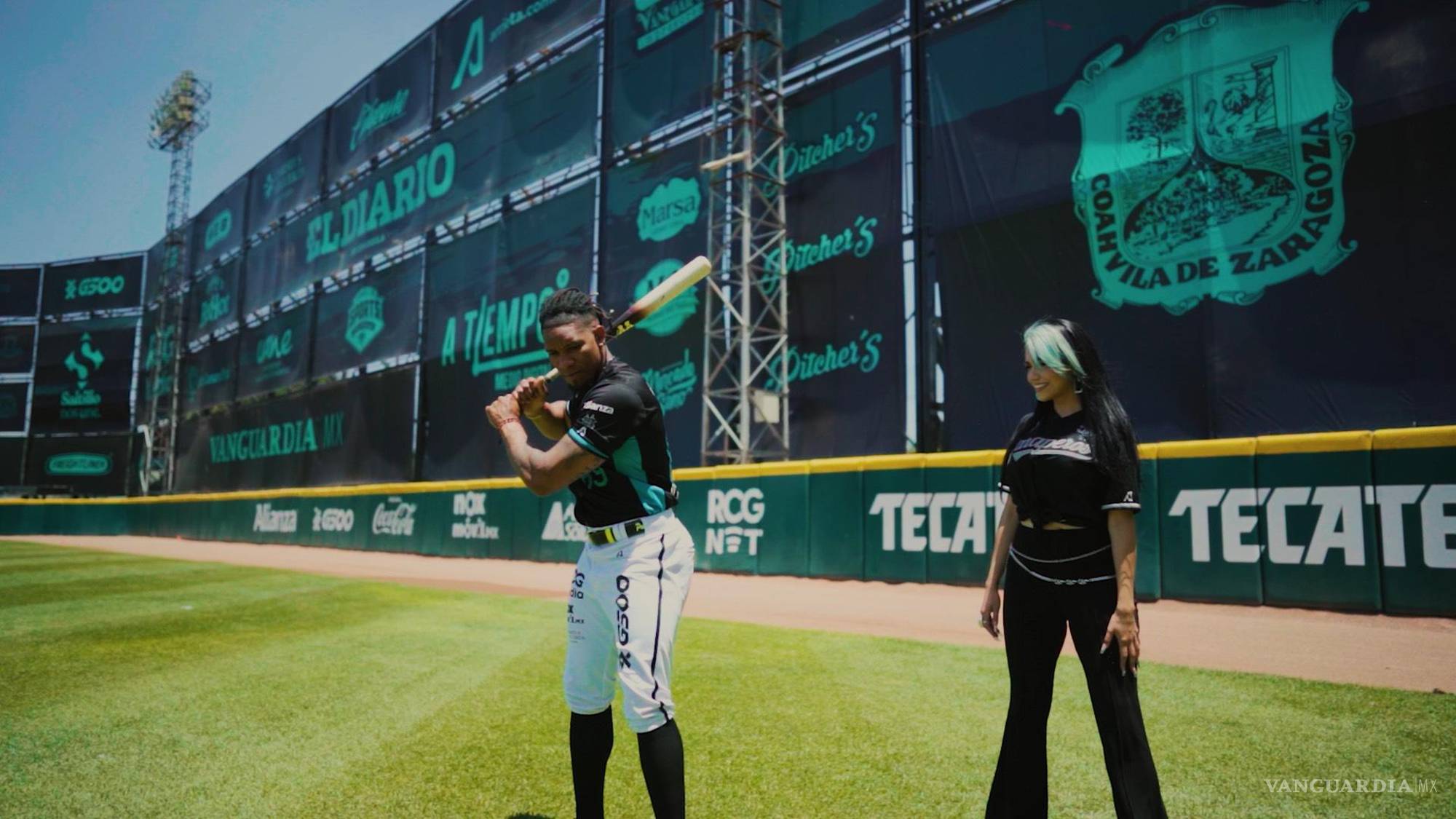 $!La canción tiene la idea de expresar la grandeza del estadio y la sensación de poder “estirar los brazos” dentro de su inmensidad.