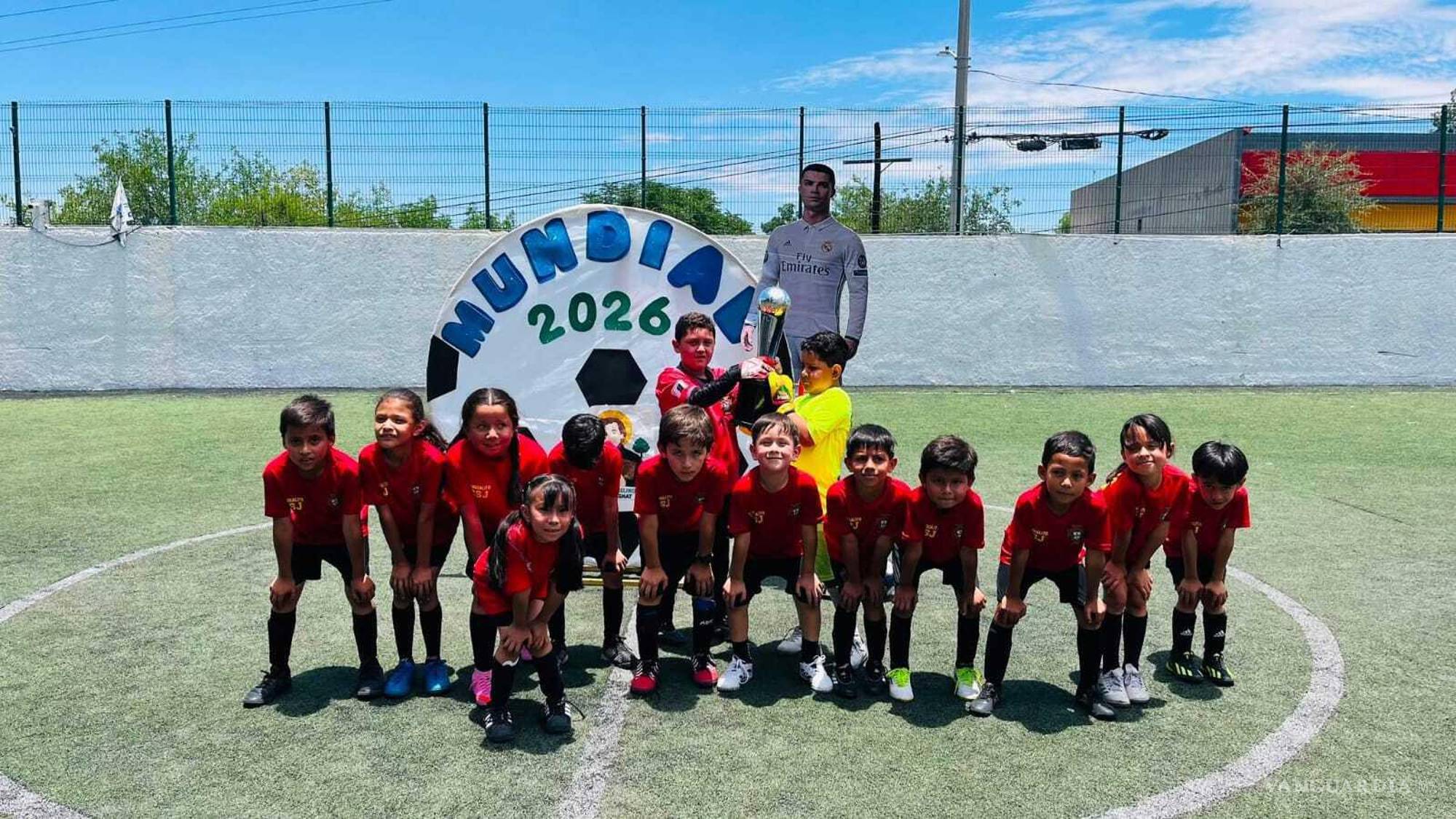 $!Planteles públicos y privados adaptaron sus actividades para acercar a los estudiantes a la celebración futbolística.