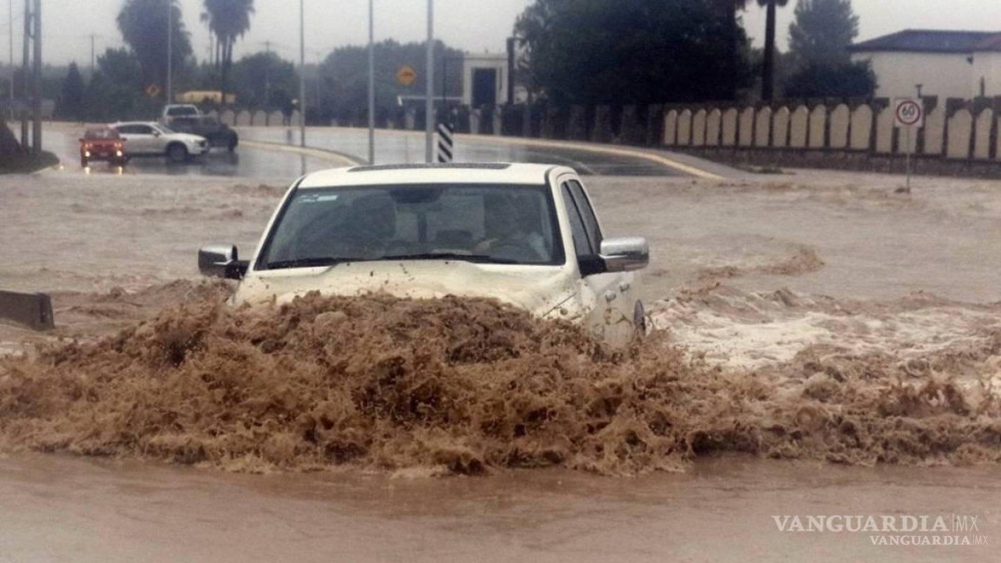 $!El desbordamiento de arroyos es una de las principales amenazas naturales en Saltillo.