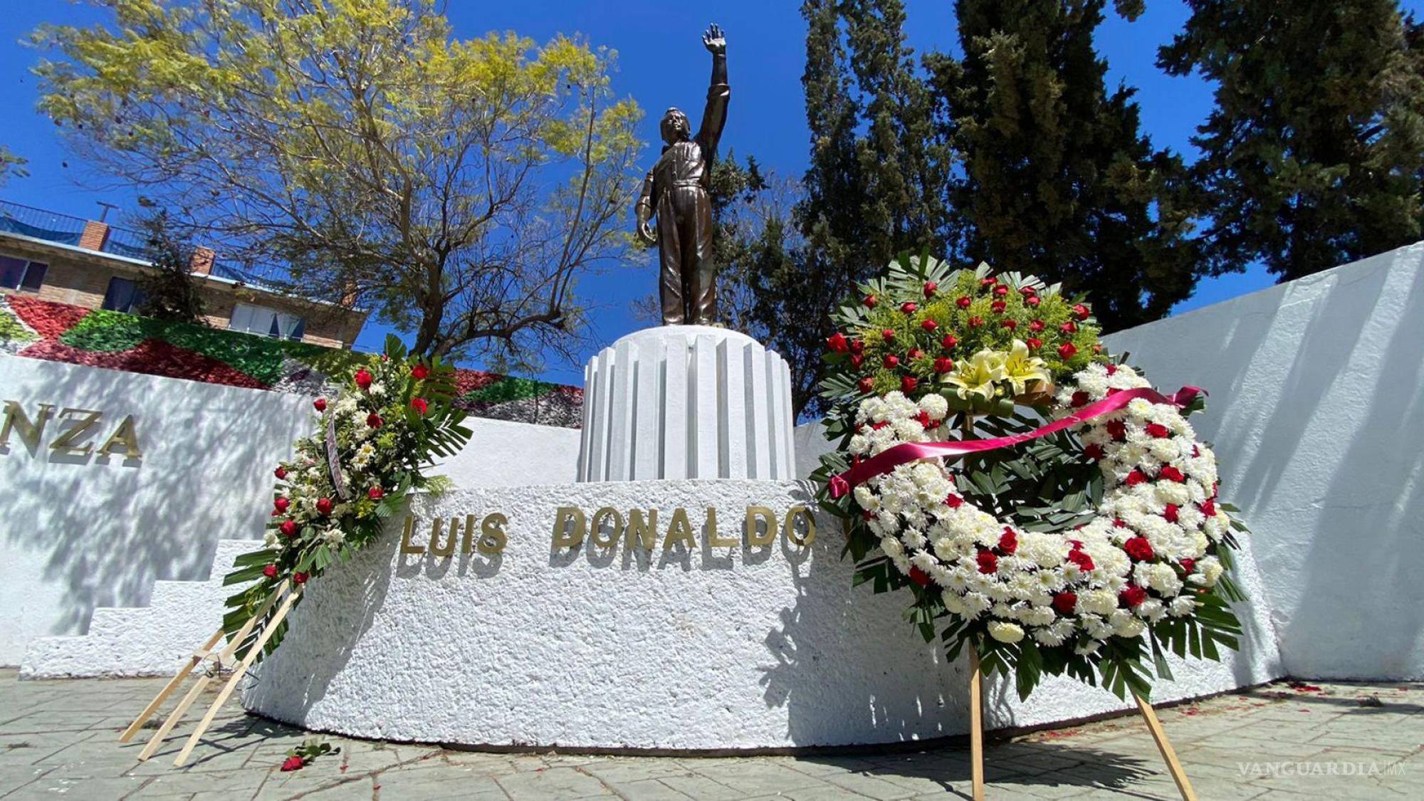 $!A 28 años del asesinato del candidato priista Luis Dondaldo Colosio Murrieta en la colonia Lomas Taurinas, como cada año los colonos recuerdan su aniversario luctuoso