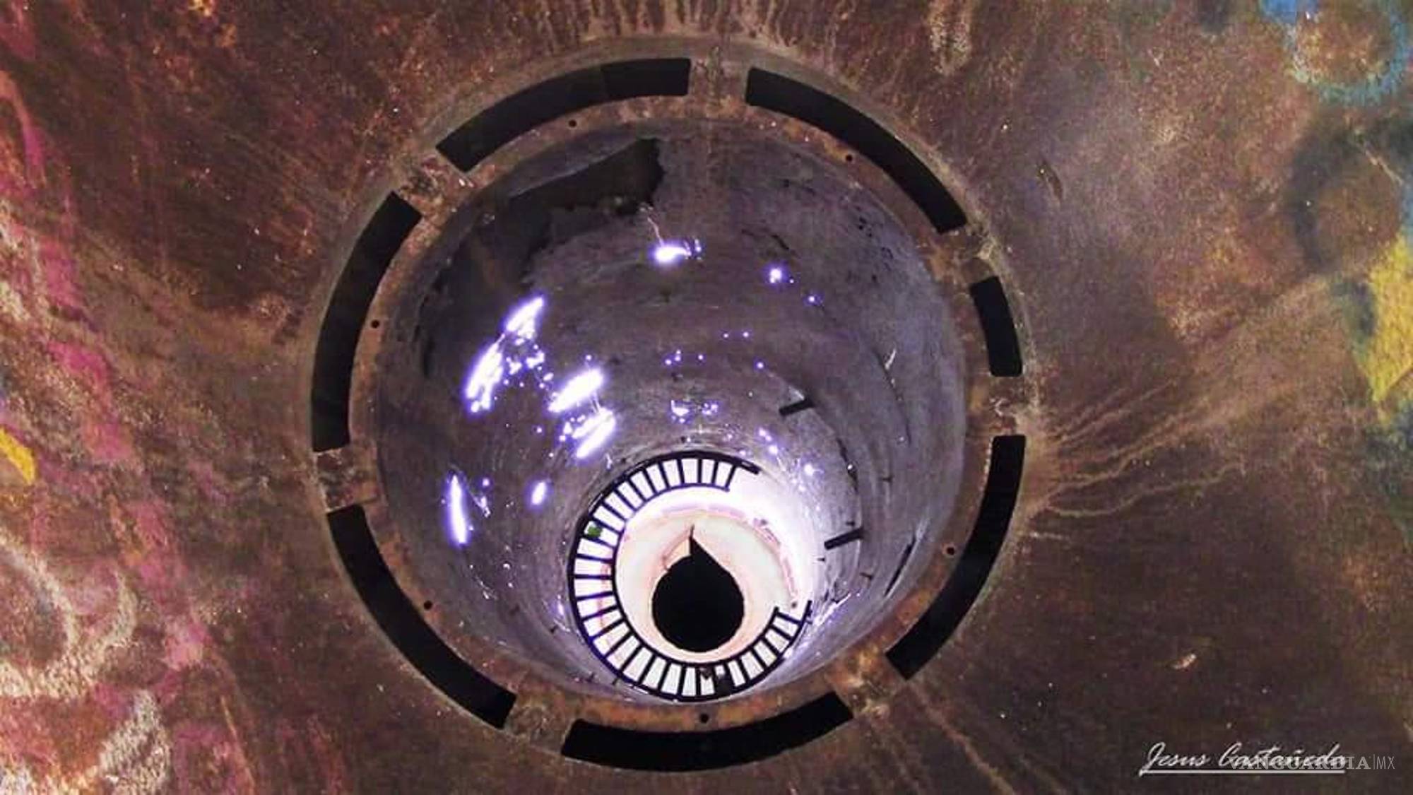 $!Aunque parece una toma de Odisea del Espacio, este es el interior del cohete.