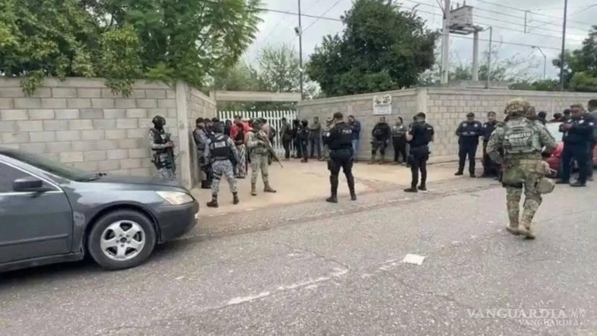 $!Autoridades locales acudieron al llamado tras el hecho de violencia en este plantel.