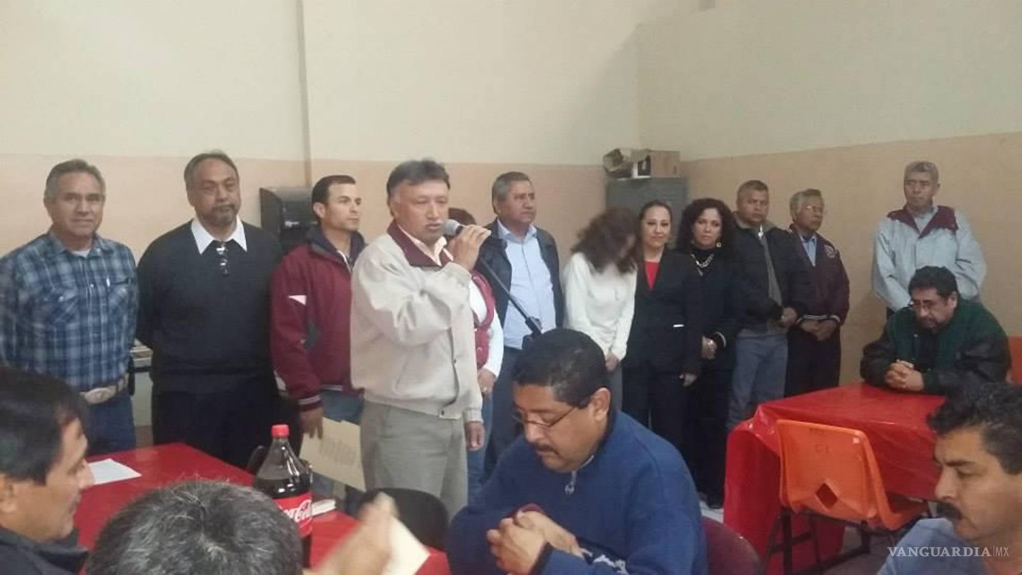 $!En su labor como docente se ha caracterizado por investigar, reflexionar, estudiar y compartir aquellos conocimientos que tiene gracias a las capacitaciones y actualizaciones que cursa, en beneficio de sus alumnos.