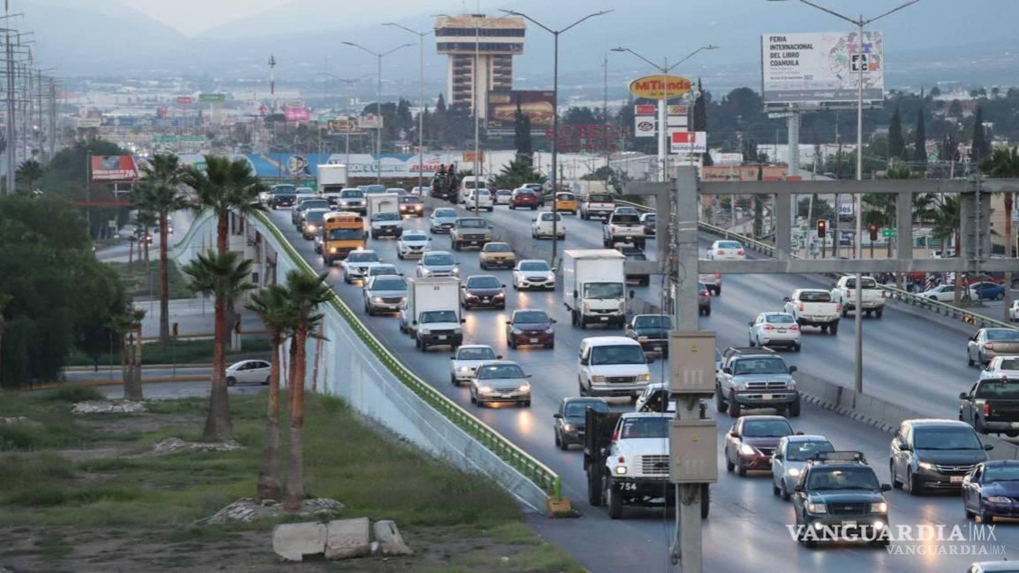 $!La falta de cultura vial sigue imperando entre los automovilistas de la ciudad.