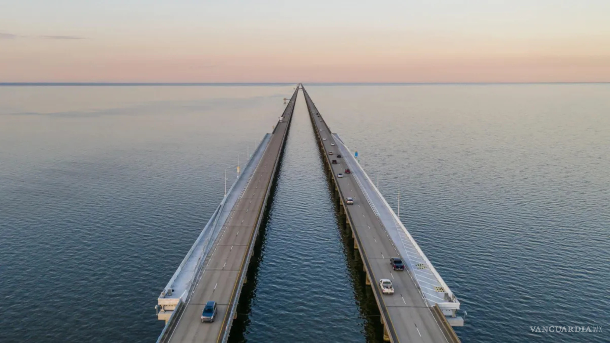 $!El Lake Pontchartrain Causeway, con 38 km de extensión, ofrece vistas impresionantes del lago.