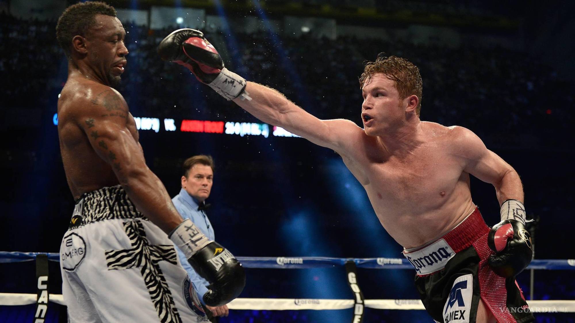 $!Con una actuación táctica impecable, Canelo venció a Austin Trout y unificó títulos en peso superwelter