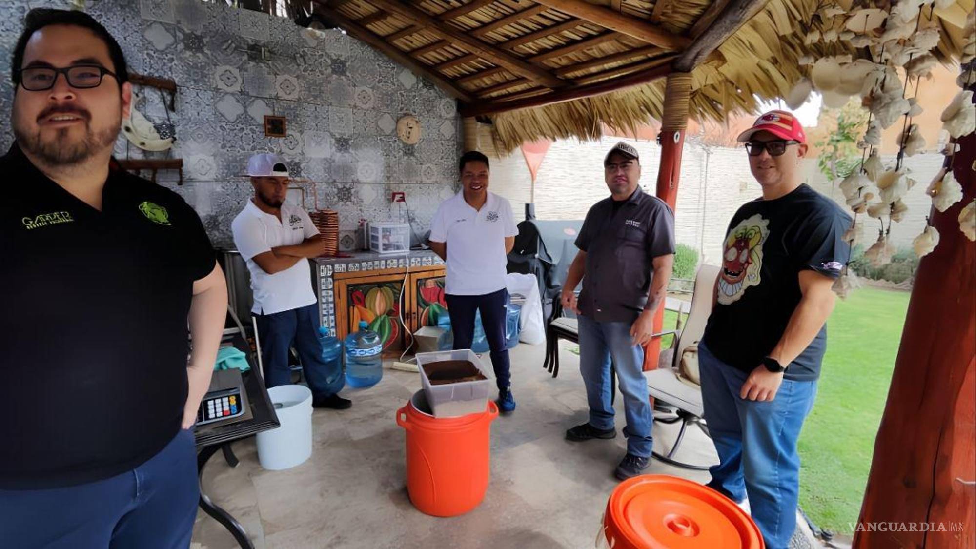 $!El proceso artesanal de este tipo de cerveza recurre a la experimentación en la fermentación.