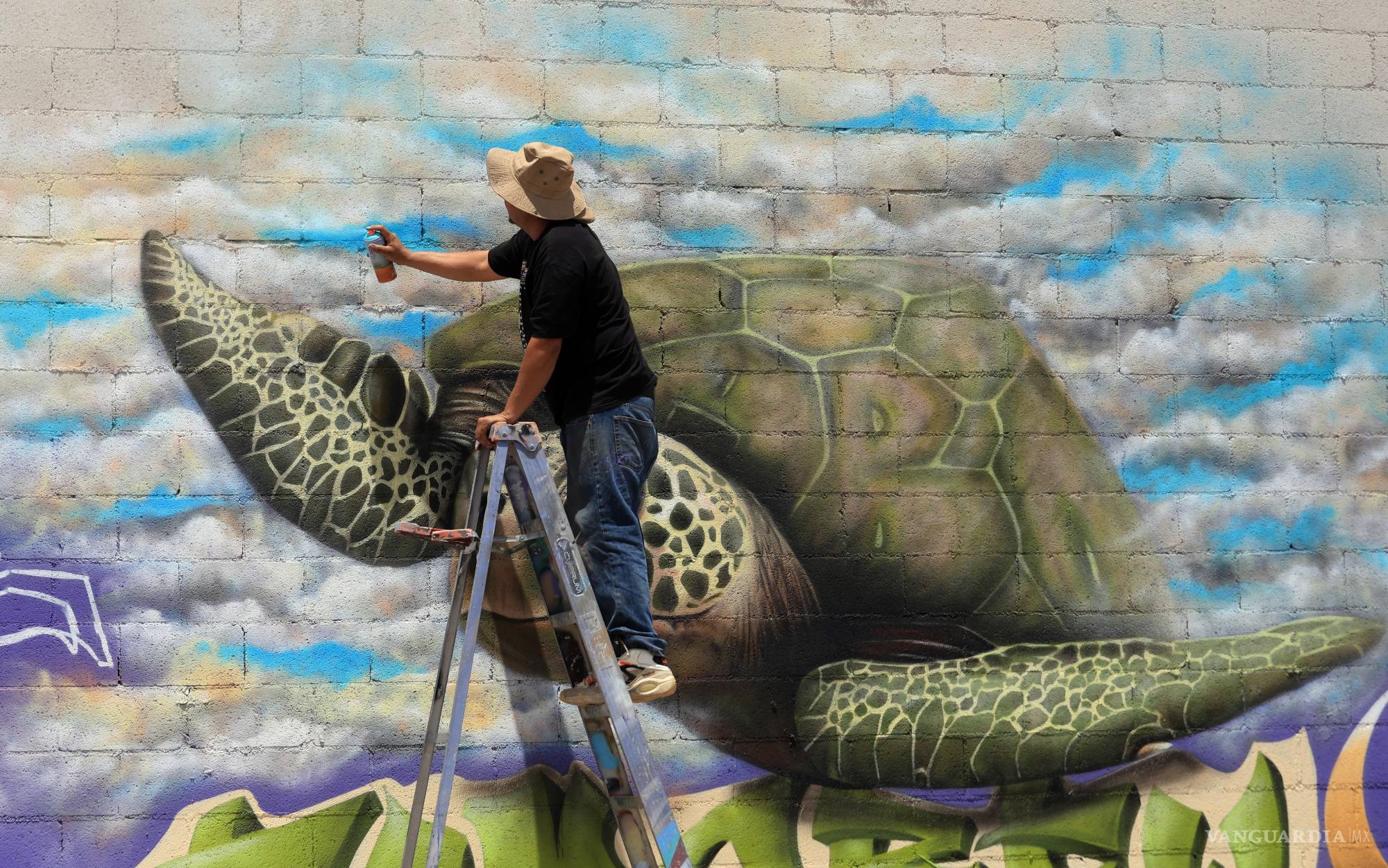 $!Evento Sunday Letters, donde artistas urbanos de graffiti plasman murales en paredes cercanas a la colonia Saltillo 2000