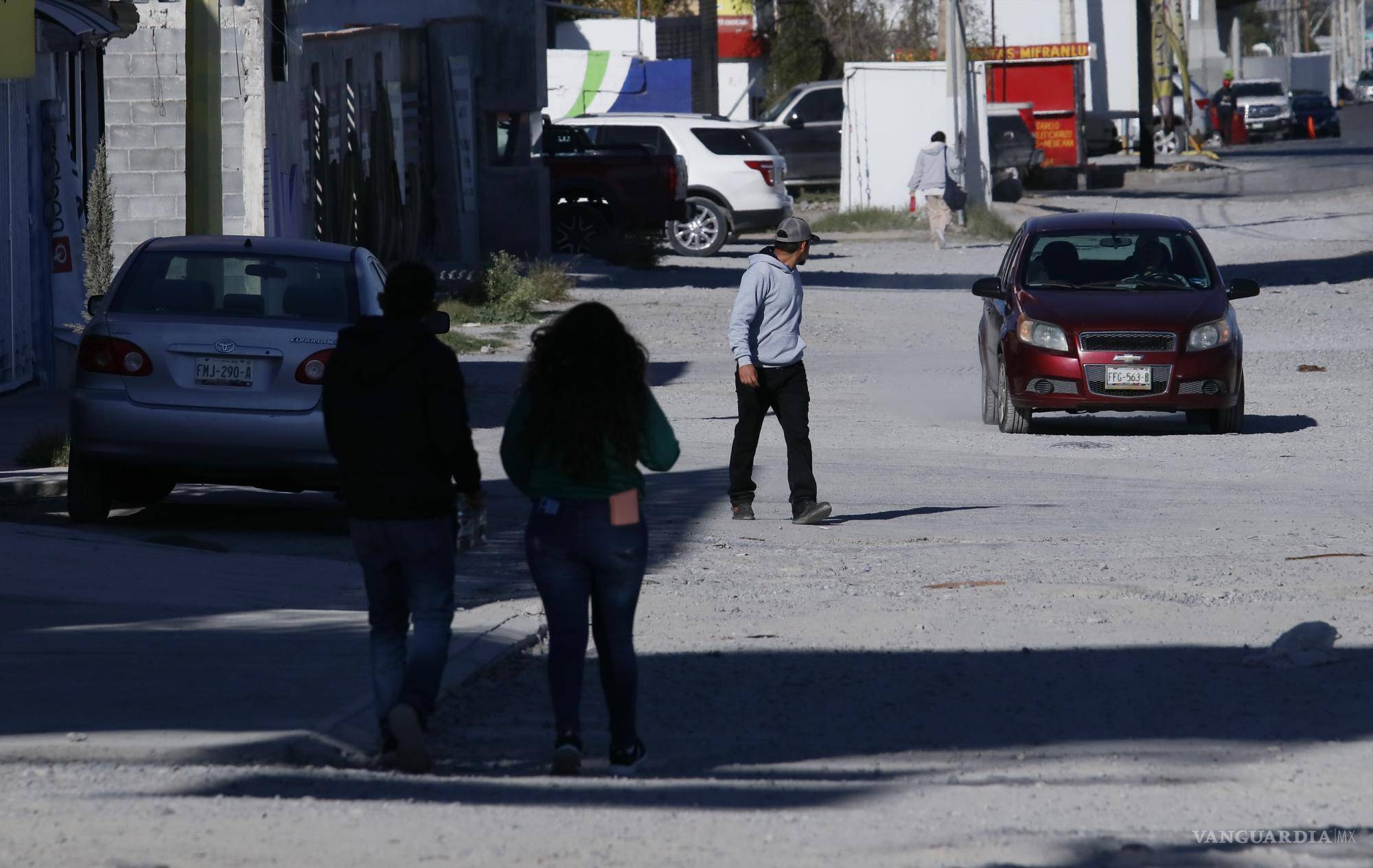 $!Banquetas, negocios y desafíos en el V. Carranza.