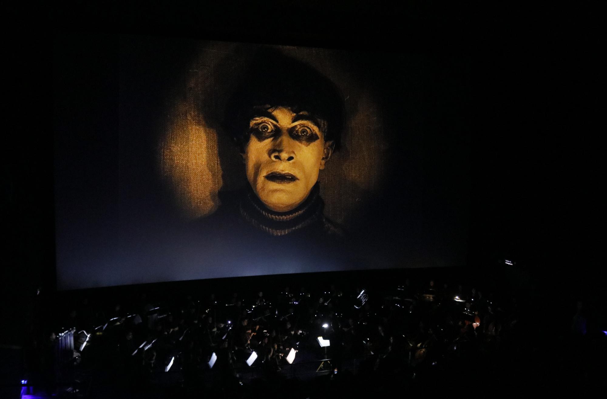 $!La OFDC presentó una ‘terrorifica’ propuesta musical con ‘El Gabinete del Doctor Caligari’