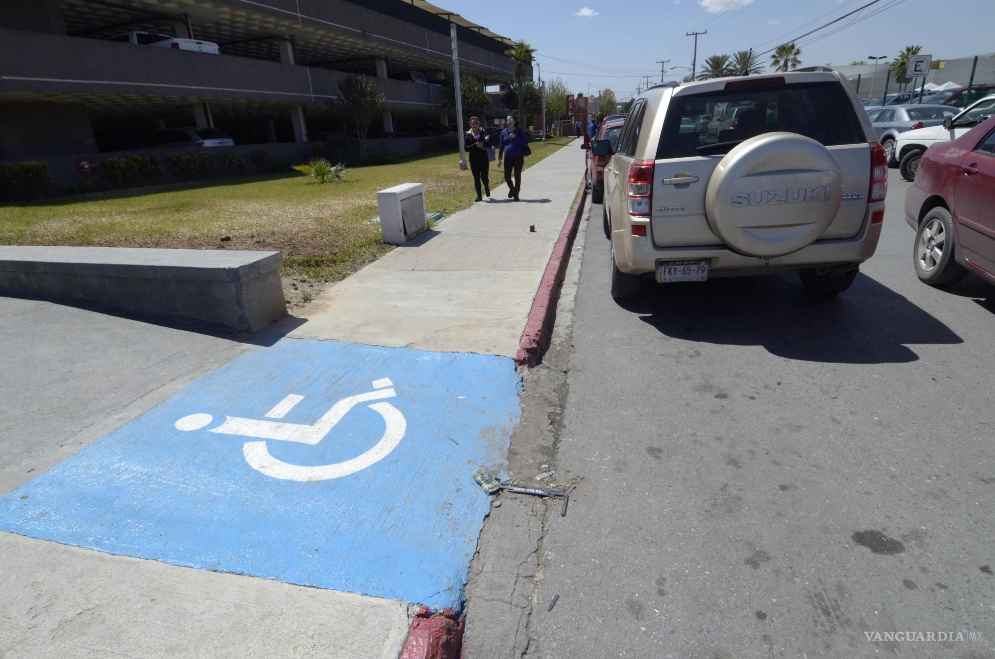 $!La ciudad fue diseñada para un solo tipo de persona: hombre, cis, proveedor y en coche. Todo lo demás quedó fuera.