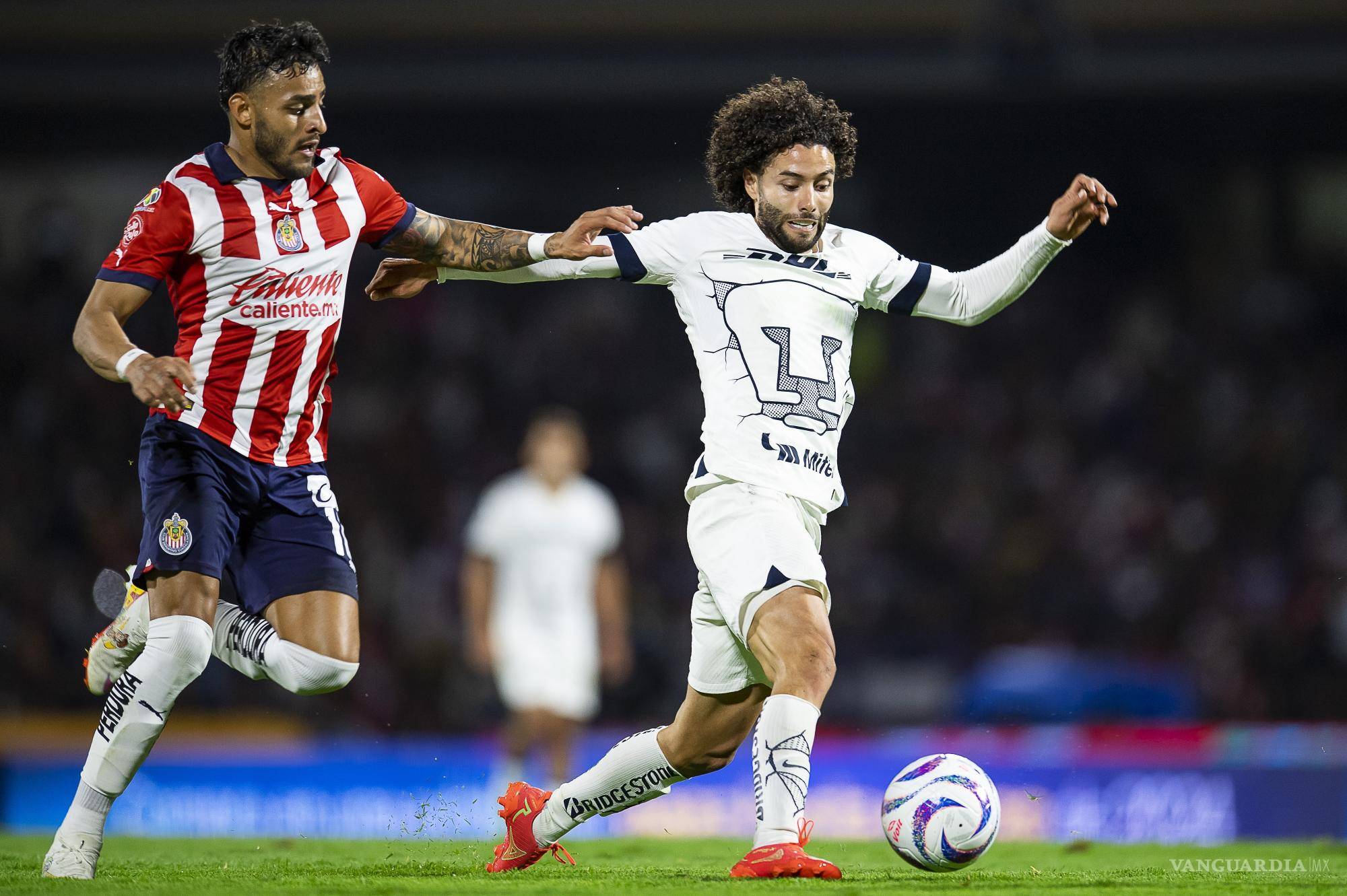 $!Chivas cayó en la última jornada del Apertura 2023 ante Pumas, lo que decidió como llegarían ambos en posición de la Tabla General.