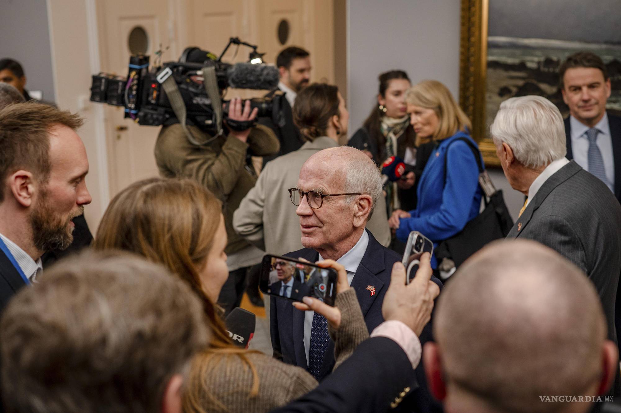 $!Diplomáticos y funcionarios occidentales discuten los detalles sensibles de la propuesta estadounidense en los pasillos de las recientes cumbres internacionales.