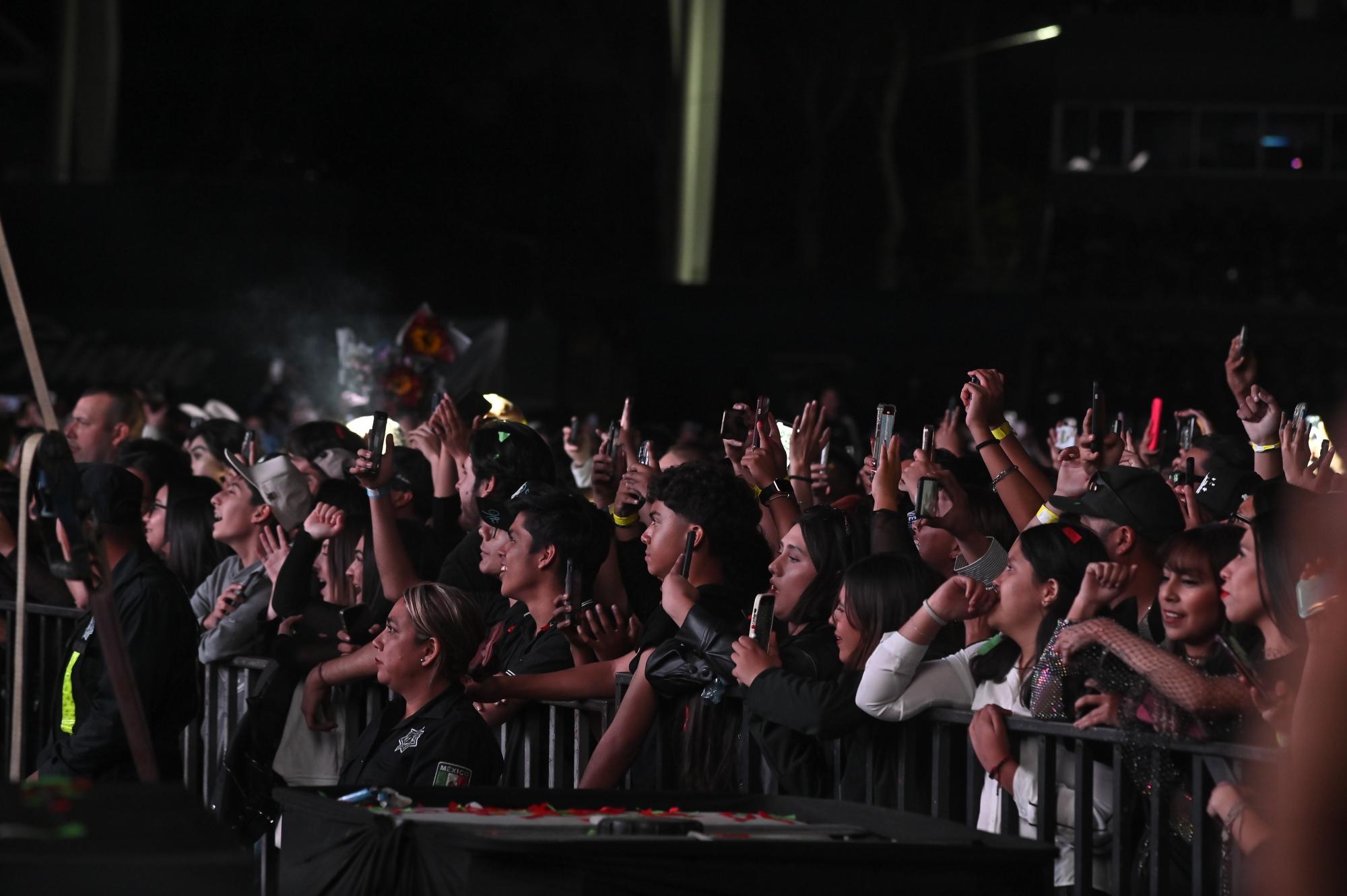 $!Fans de todas las edades corearon con emoción los temas de Junior H, consolidando el éxito de los Corridos Tumbados en Saltillo.