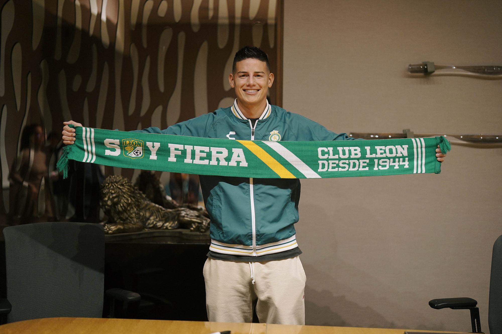 $!James Rodríguez en su presentación oficial con el Club León, un fichaje que causó gran expectación en la Liga MX.