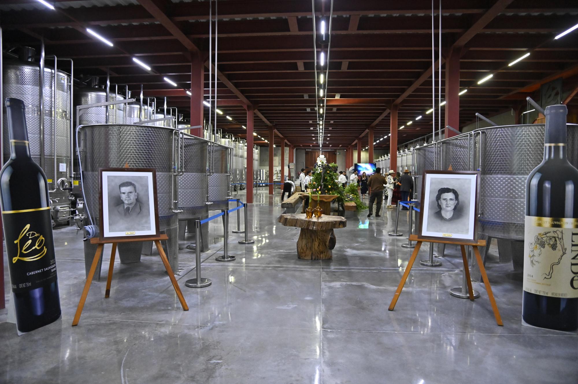 $!En el recorrido se hace un homenaje a los fundadores de la familia y que inspiraron la creación de Viñedos Don Leo.