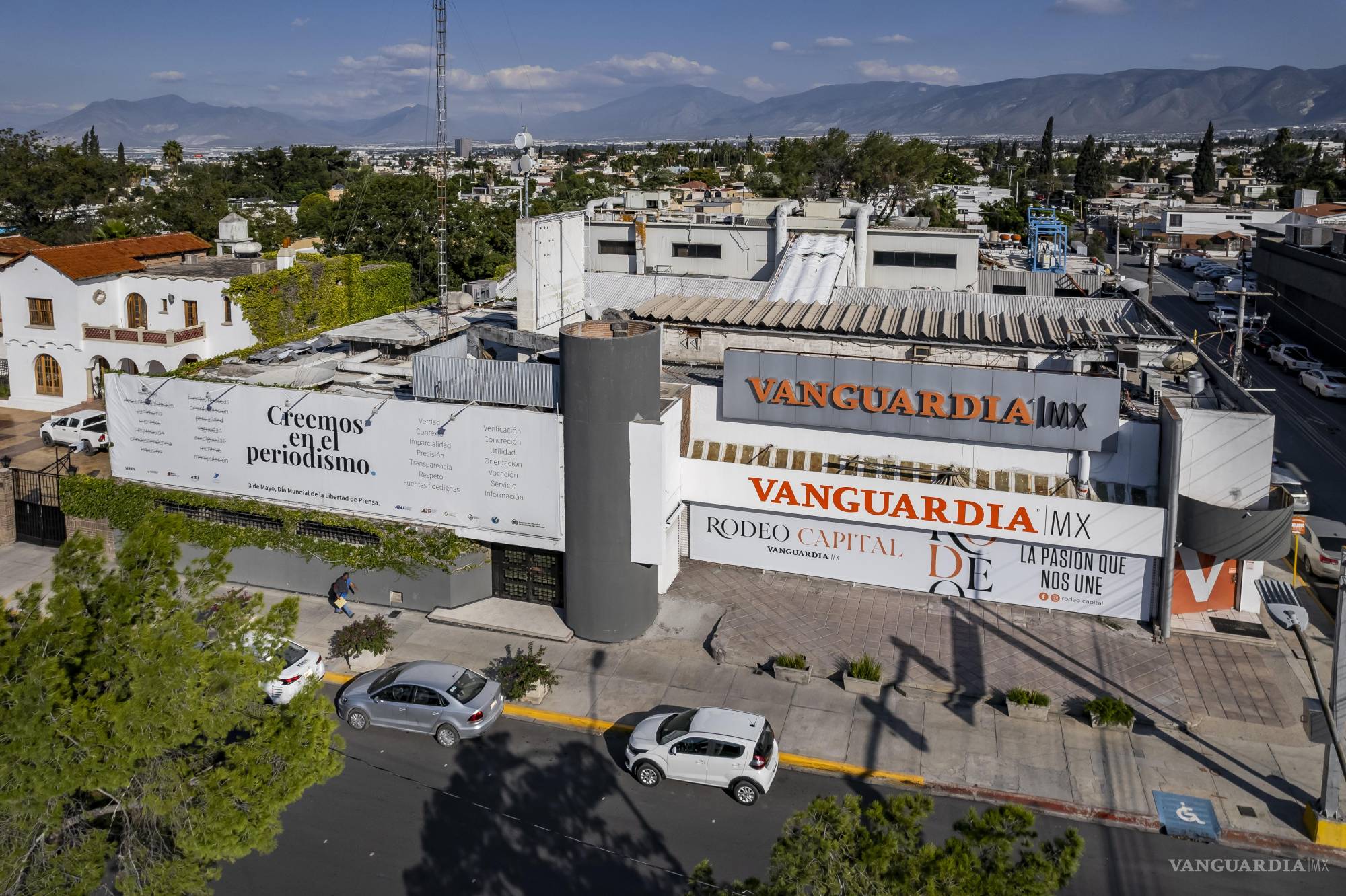 $!Desplegó Fiscalía de NL ¡a 36 agentes! para ‘capturar’ a Armando Castilla, director general de VANGUARDIA