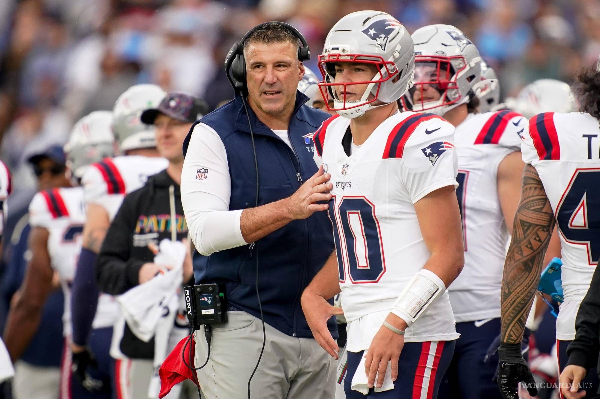 $!Mike Vrabel puede entrar a la historia al ganar el Super Bowl como jugador y entrenador con Patriots, mientras que Drake Maye, de 23 años, apunta a ser uno de los quarterbacks más jóvenes en ser campeón del partido grande.