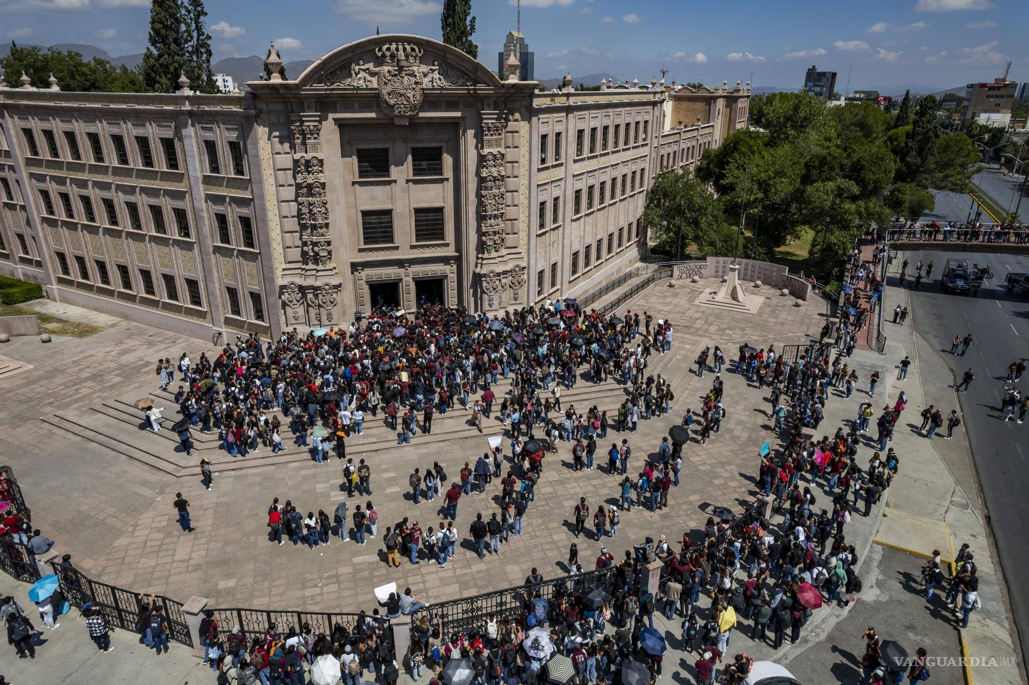 ¿Qué exigen los alumnos del Tec Saltillo, además de la renuncia de la directora?