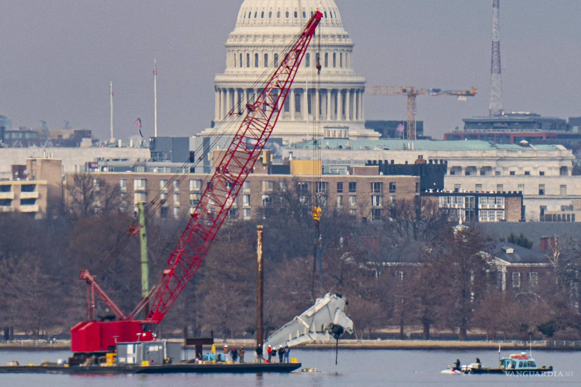 $!Las tensiones entre la FAA y el Pentágono se intensificaron tras accidentes recientes, como la colisión cerca del aeropuerto Ronald Reagan, lo que aumentó el escrutinio sobre las operaciones militares en zonas civiles.