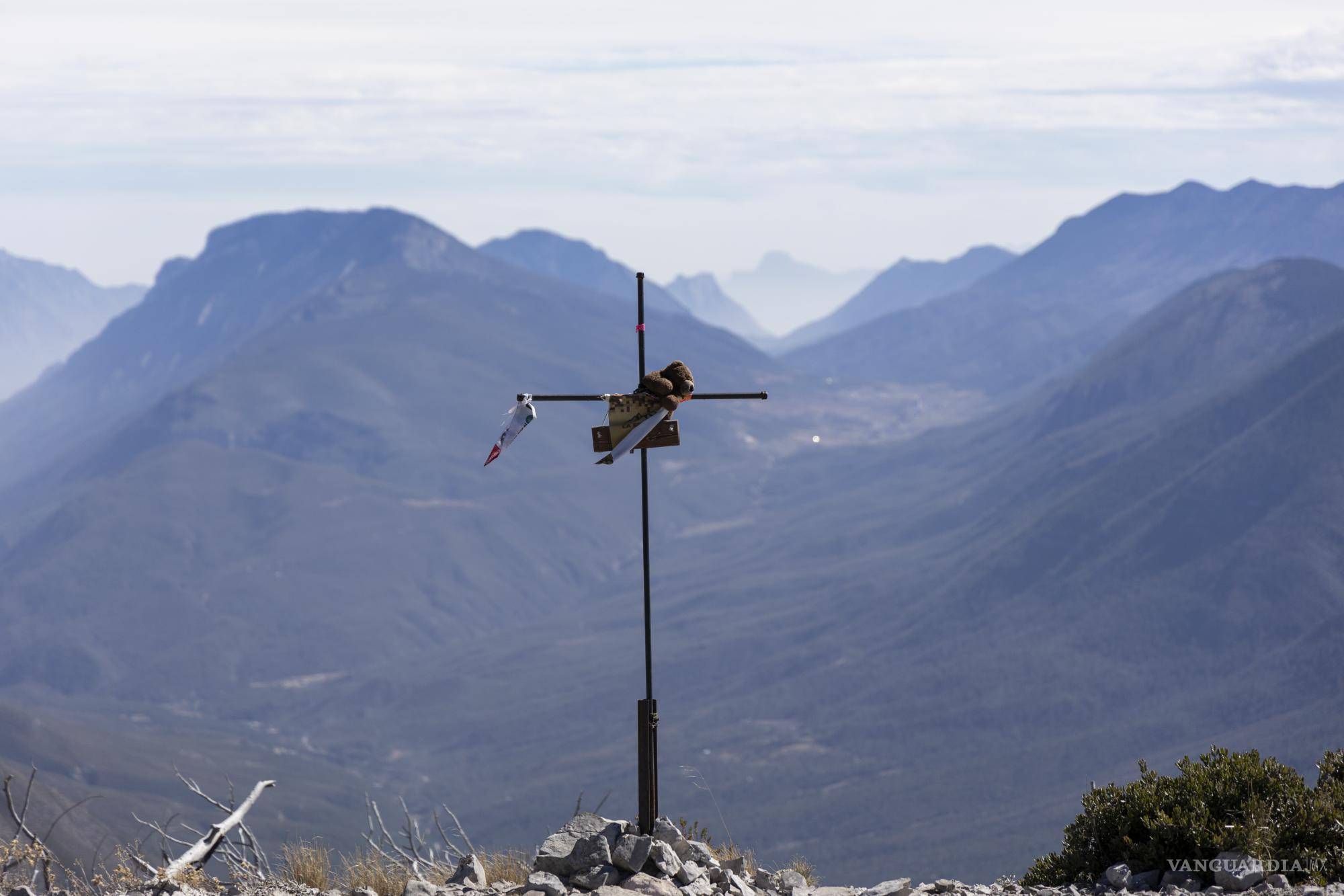 $!Ver desde la cima Arteaga, la mayor recompensa del caminante; aquí desde los más alto de la Cumbre de La Viga, a tres mil 715 metros sobre el nivel del mar.