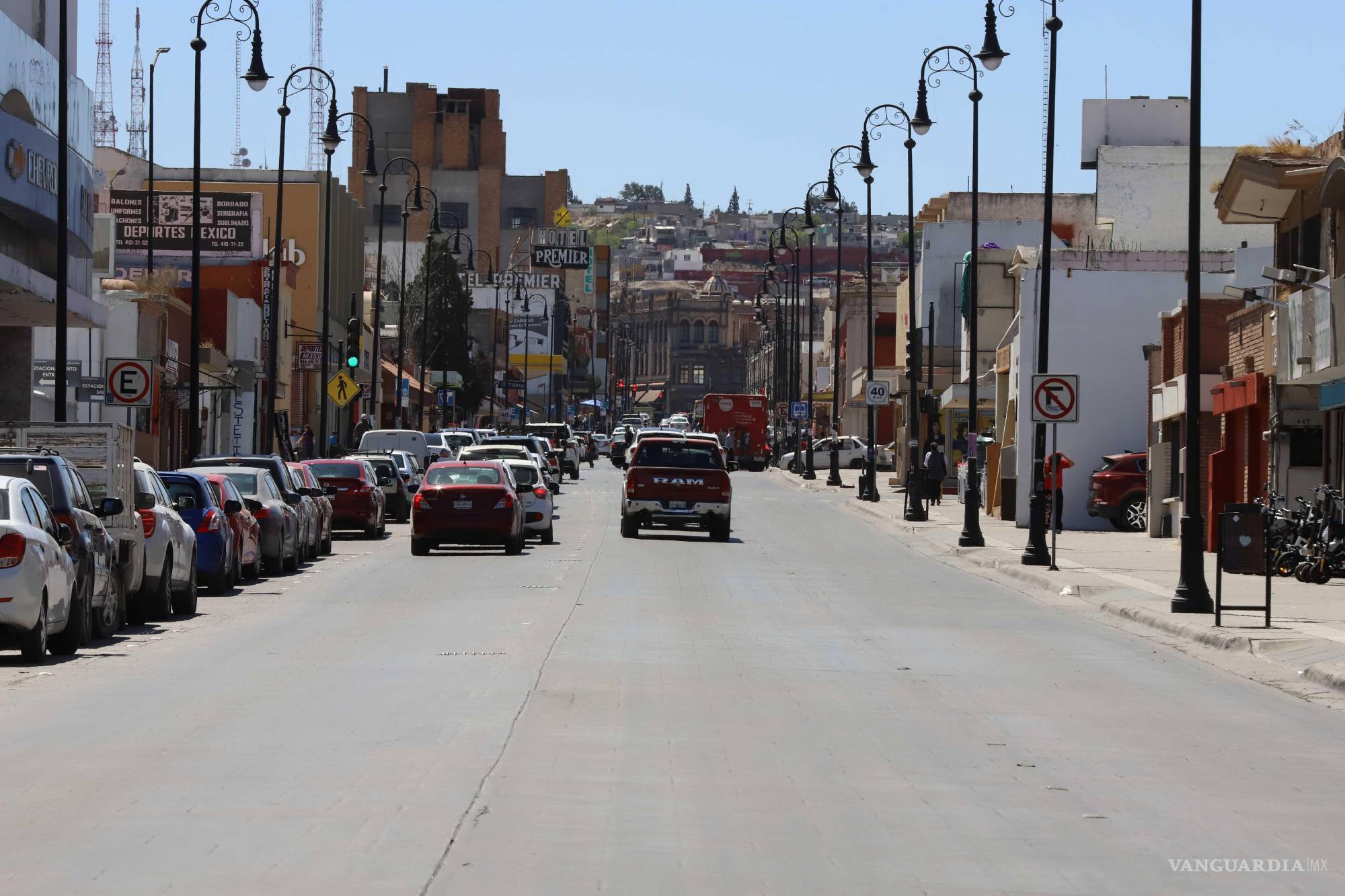 Saltillo: falta de pintura en carriles complica conducción; escuelas de manejo consideran estas fallas