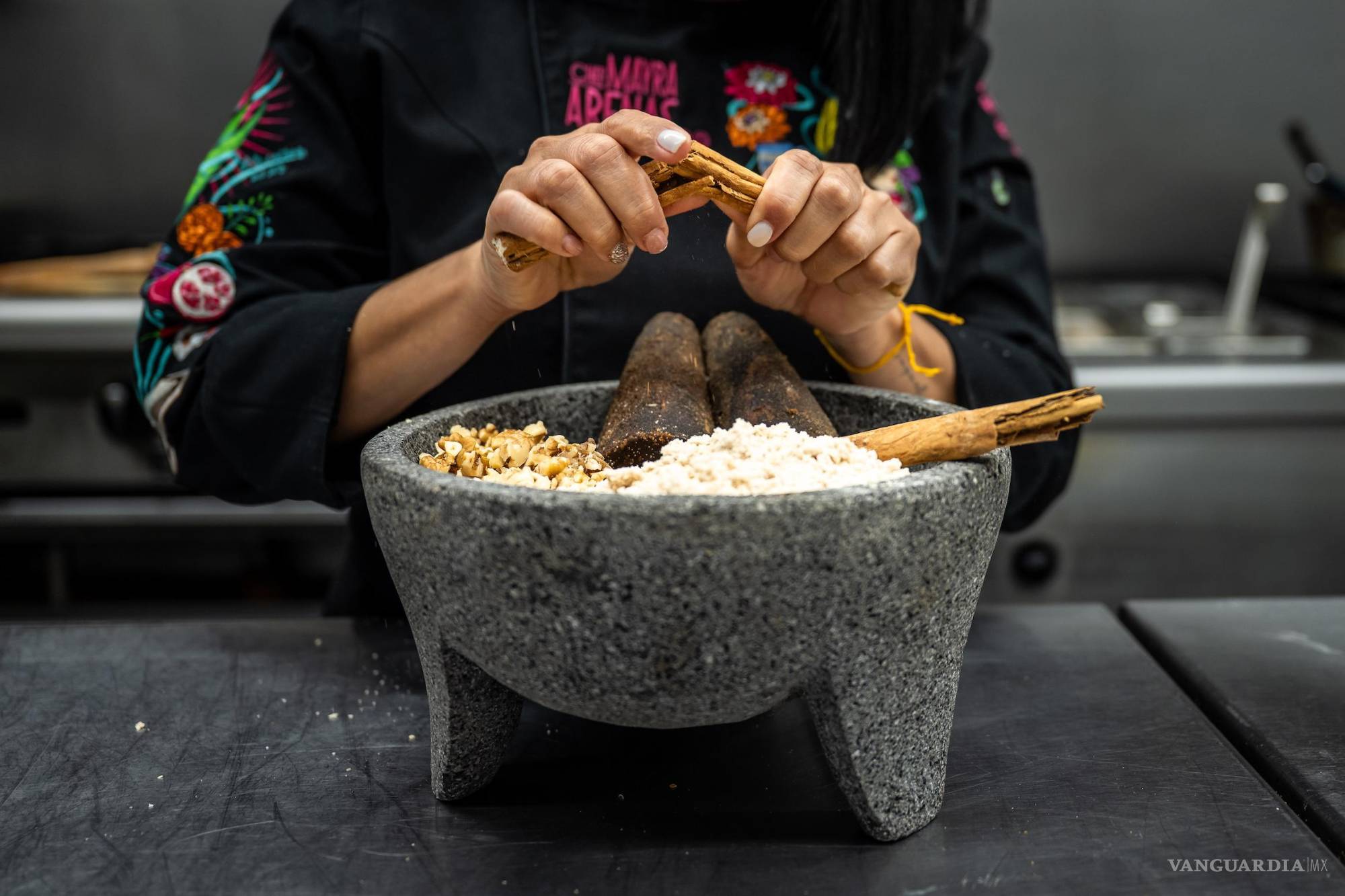 $!Para ella, el cuidado de cada ingrediente es esencial para el resultado.