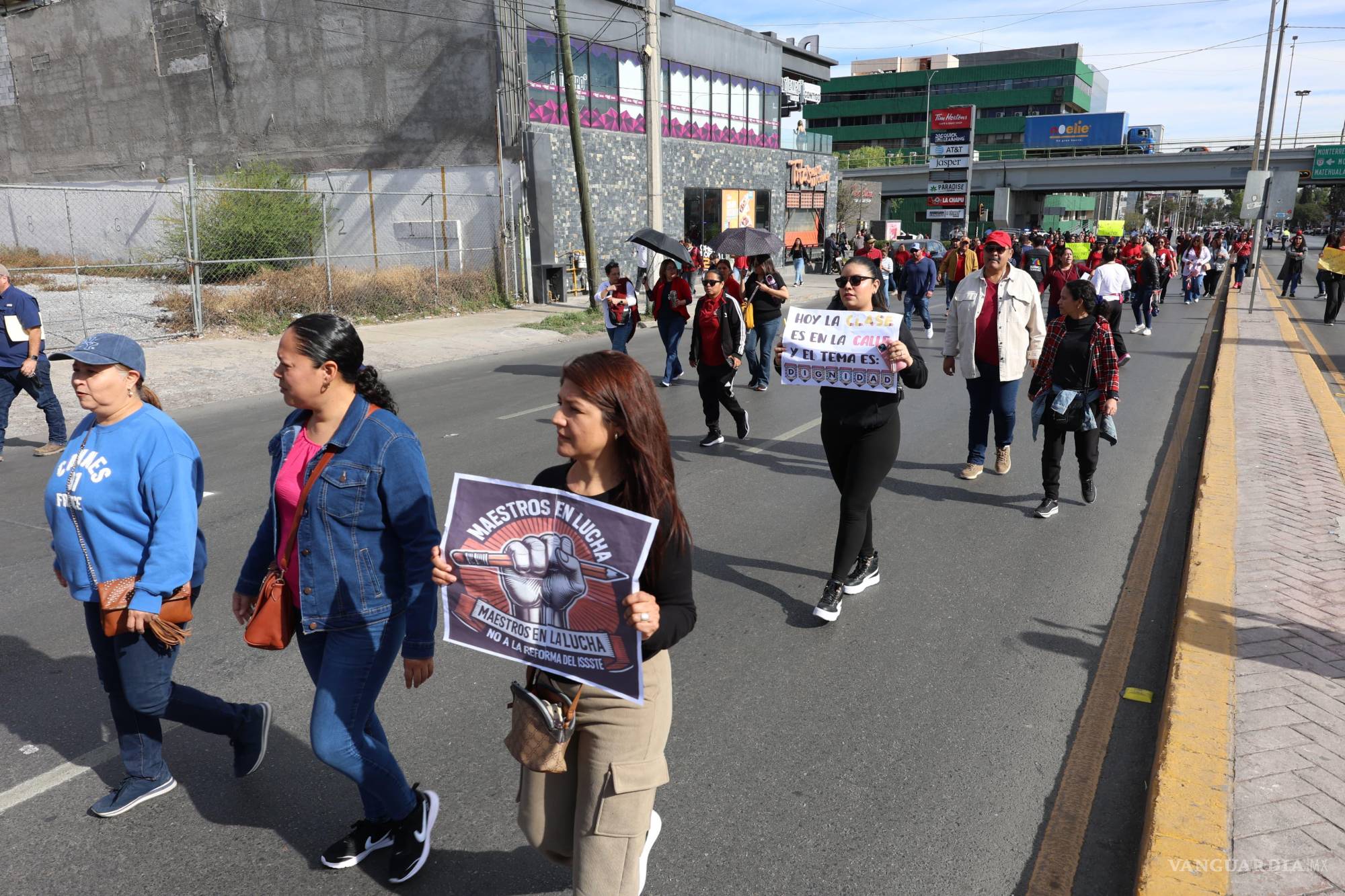 Se manifiestan docentes contra reforma al ISSSTE en Saltillo; exigen mejores condiciones laborales