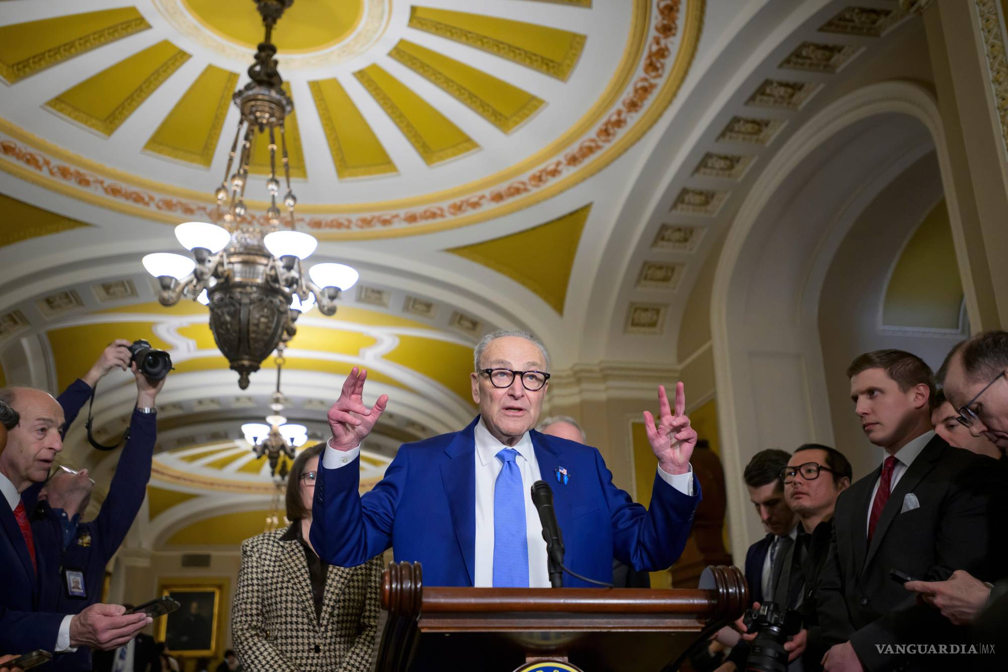 $!El líder de la minoría del Senado, Chuck Schumer, demócrata, en una conferencia de prensa del almuerzo de política demócrata del Senado en el Capitolio.