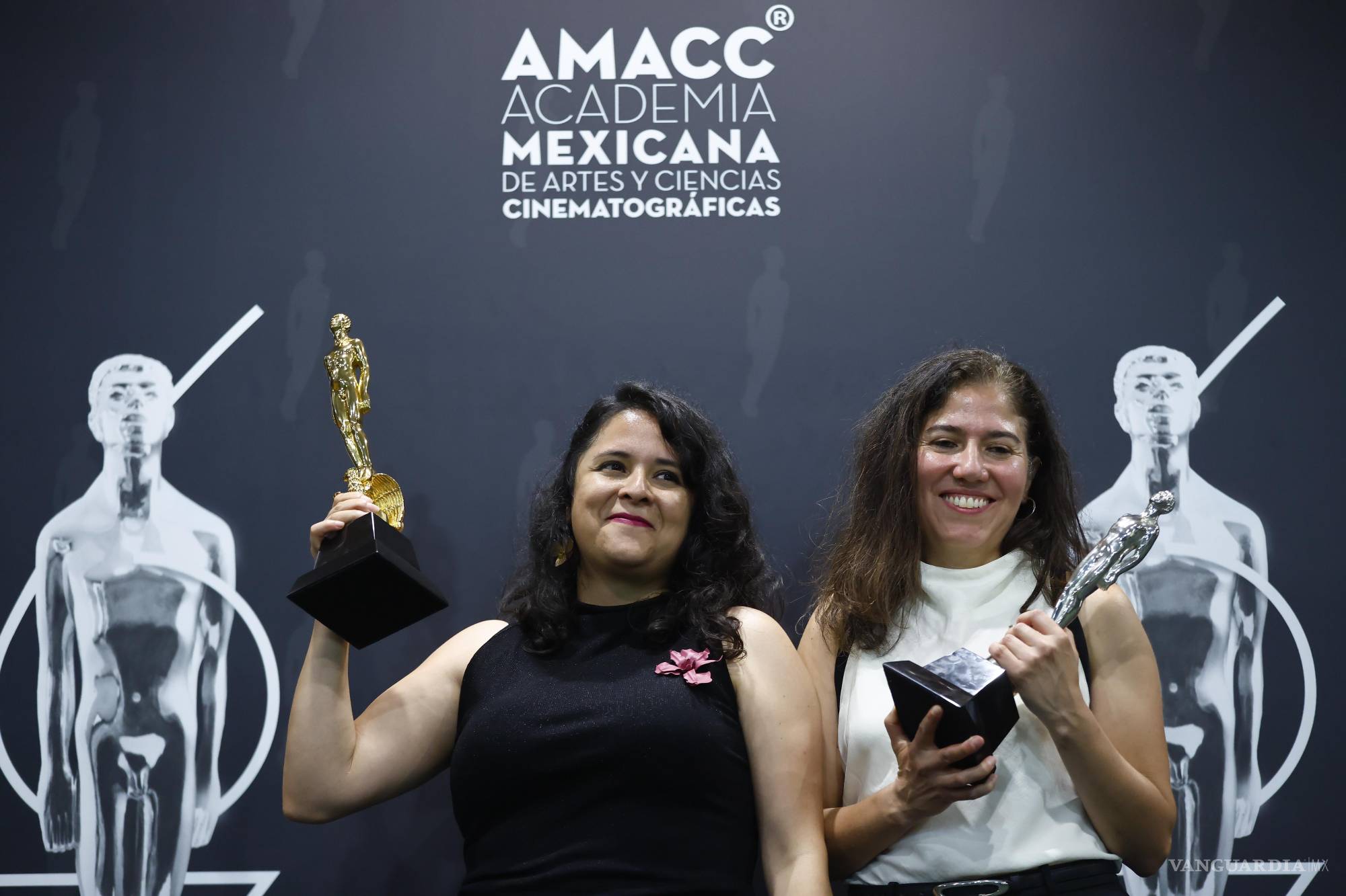 ‘Sujo’ triunfa en los Premios Ariel 2025; ‘Pedro Páramo’ gana siete estatuillas y muestran su apoyo a Palestina y las madres buscadoras