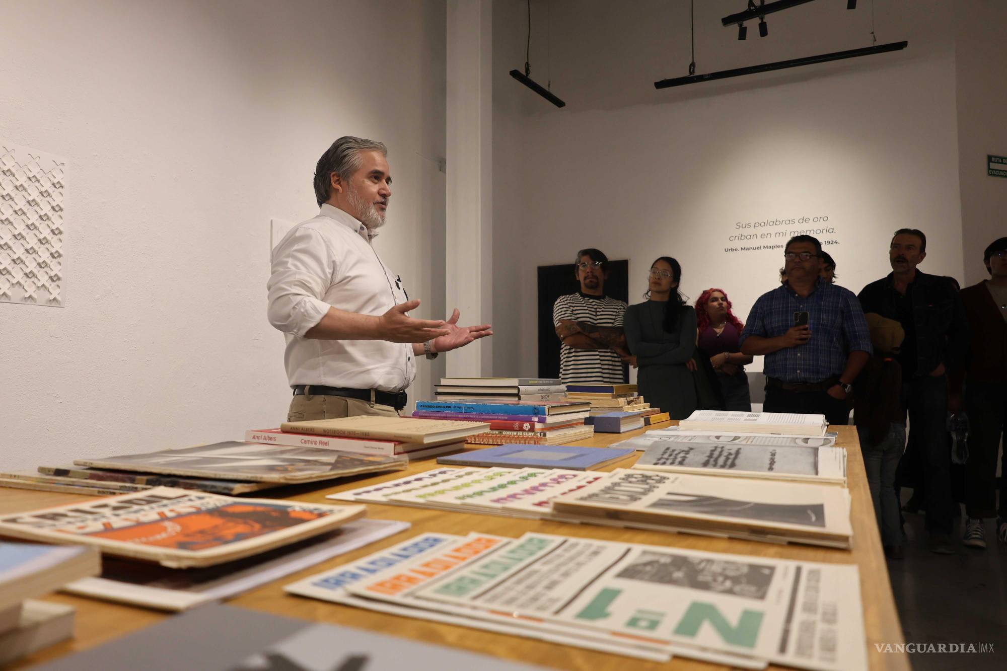 Daniel Alcalá recrea los pasos del modernismo mexicano con exposición en Saltillo