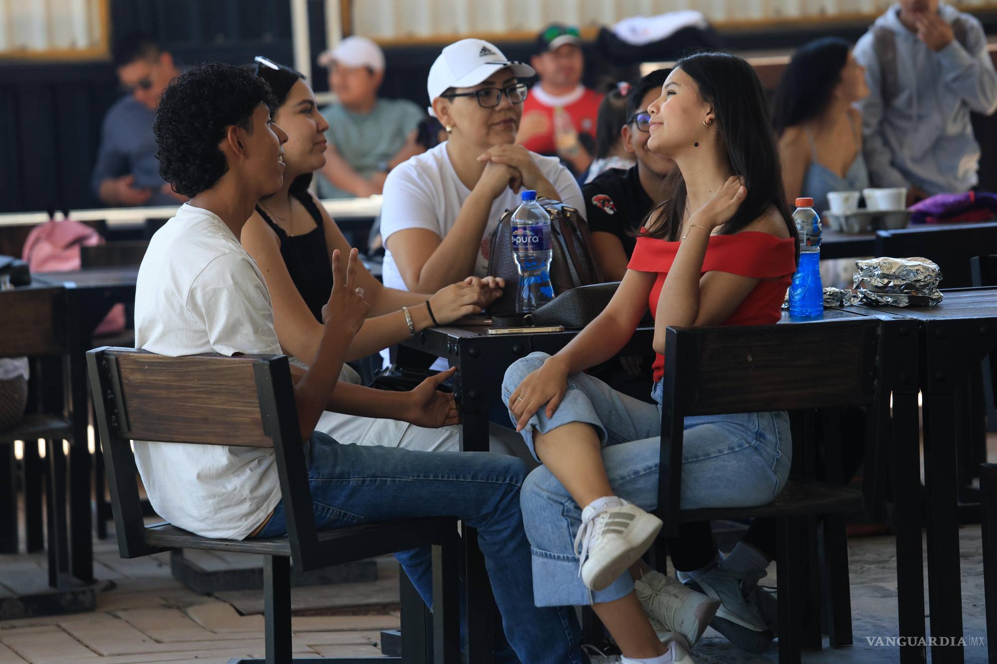$!Las familias de los trabajadores disfrutaron de una mañana llena de actividades recreativas, música en vivo y convivencia.