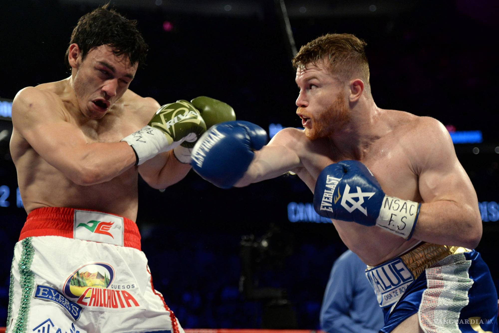 $!En un duelo de orgullo mexicano, Canelo dominó a Chávez Jr. de principio a fin ante una abarrotada T-Mobile Arena.