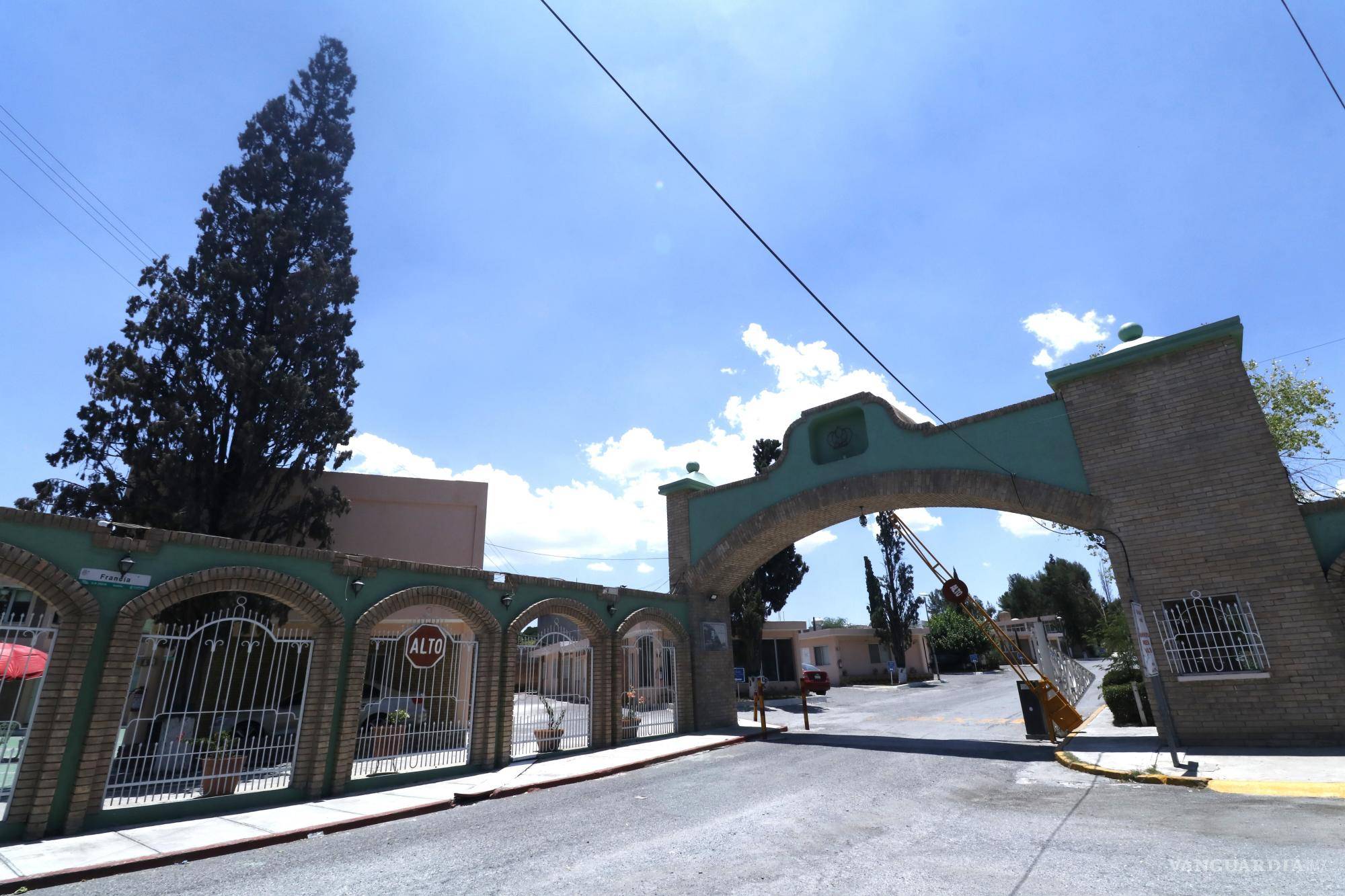 $!La plazafue mandada a construir “Armillita”, junto con otros socios, a base de ladrillo y gradería de madera.