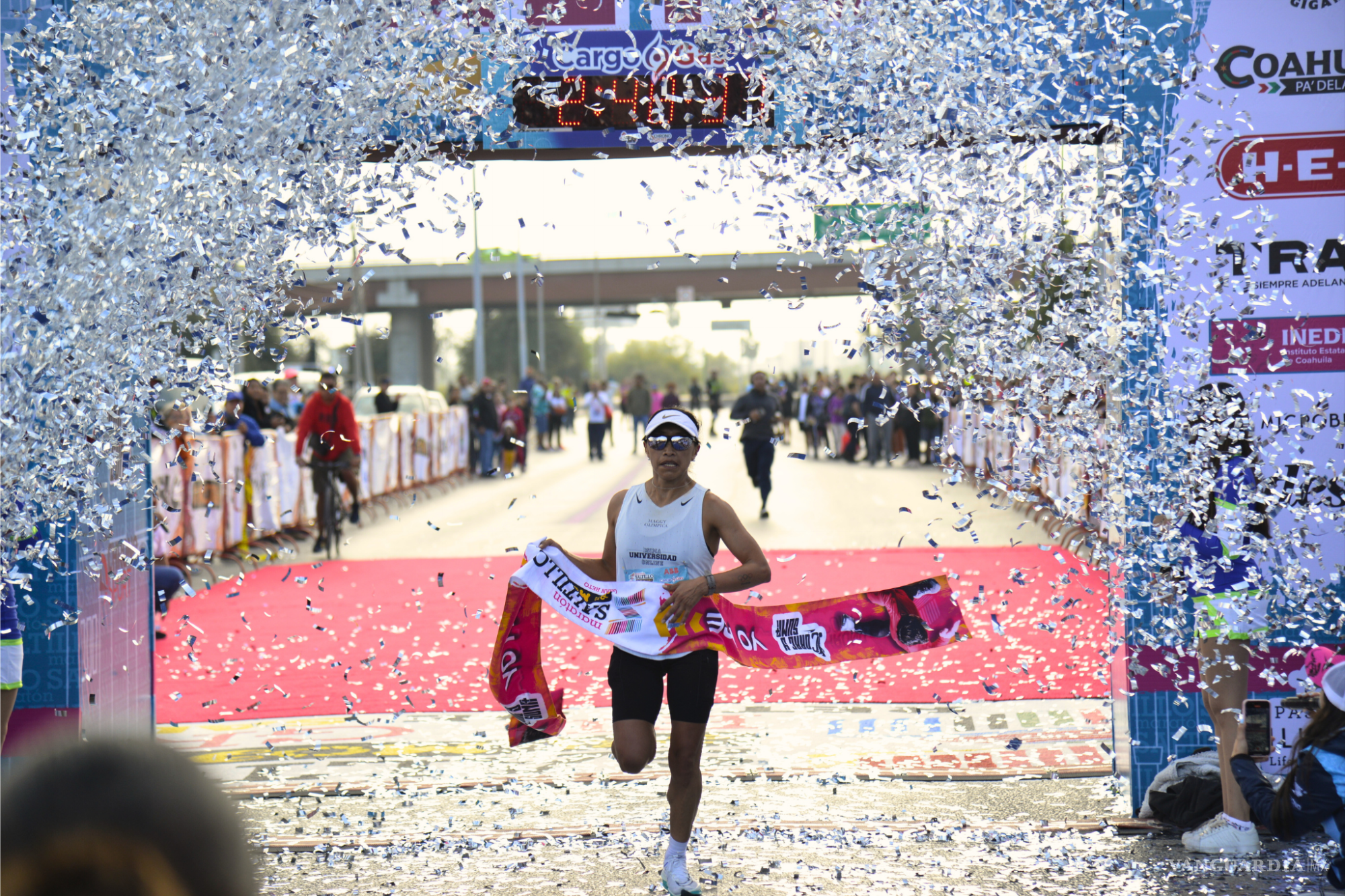 ¡Orgullo mexicano!: La maratonista olímpica ‘Mago’ Hernández rompe récord en el Maratón Saltillo ‘La Moderna’