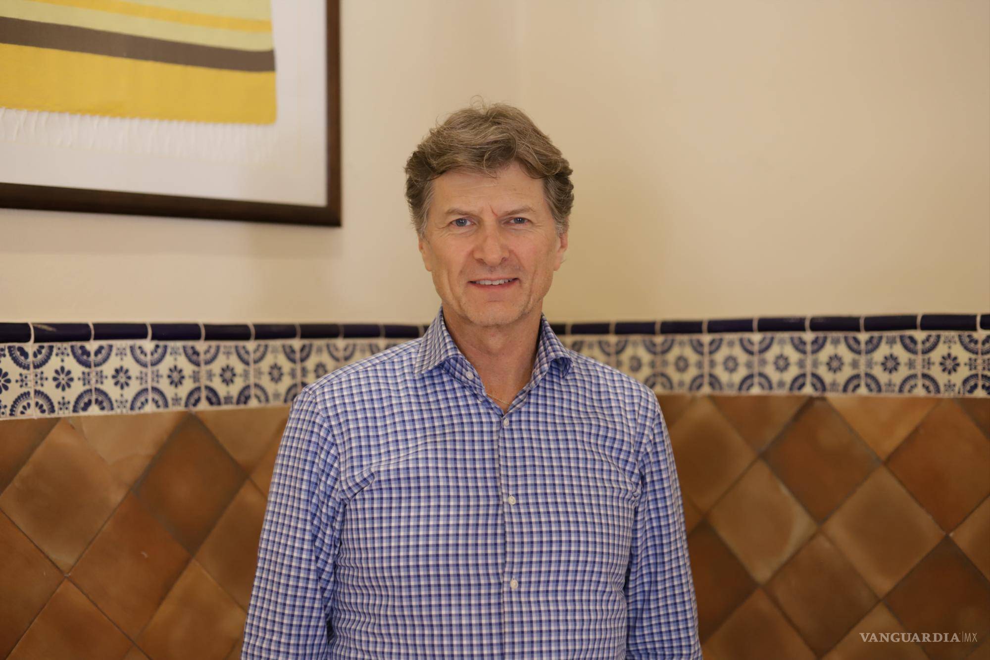 $!El priista se dijo a favor de las energías renovables y del fracking.