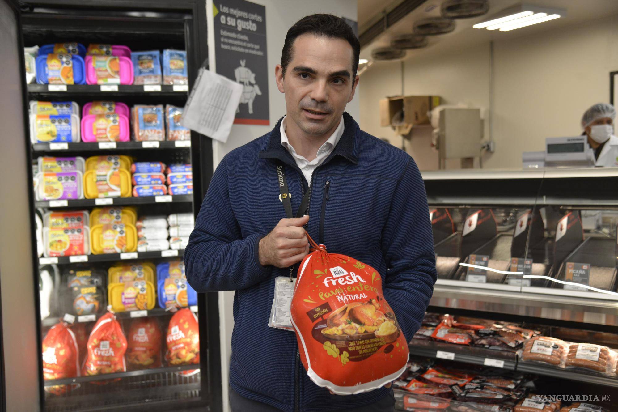 $!Bruno Escriva Machado, director de la tienda Soriana Super Campestre, explicó para VANGUARDIA el concepto innovador del supermercado.