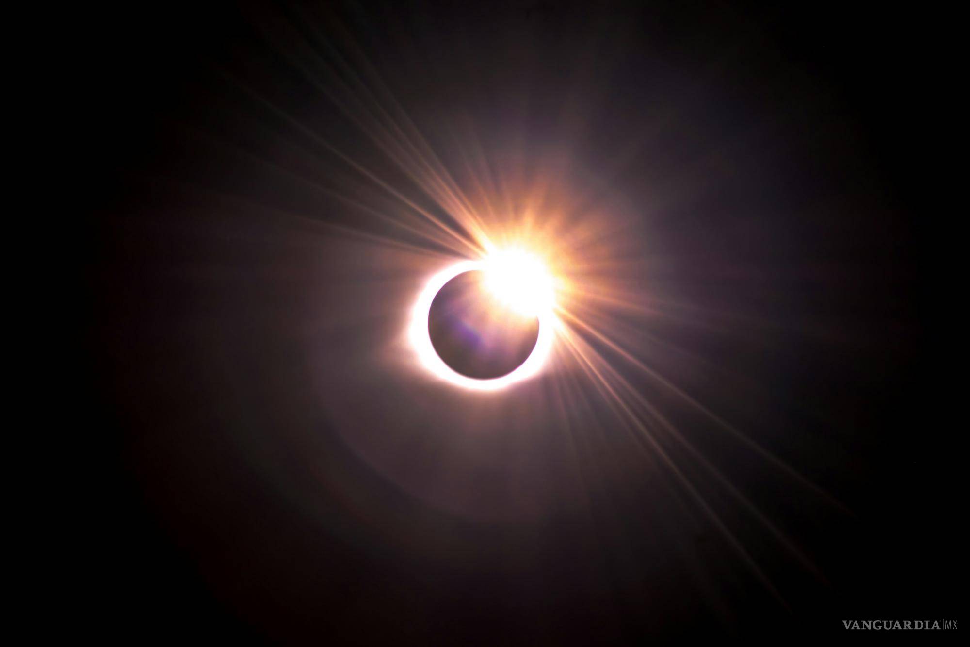 $!Presenciar un eclipse solar total es un evento excepcional que cautiva a millones de personas en todo el mundo.