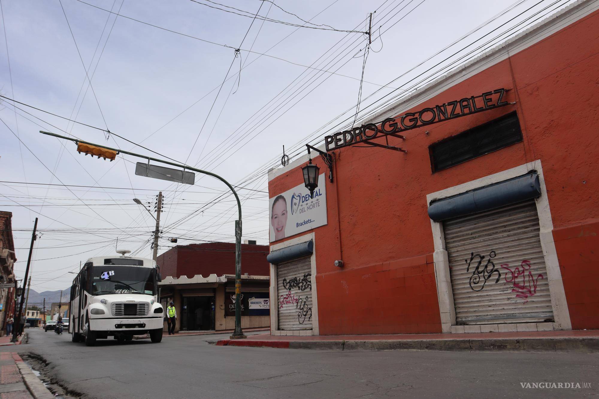 Calle Pérez Treviño en Saltillo, atrapada en el tiempo entre máquinas de coser y el bar Concordia