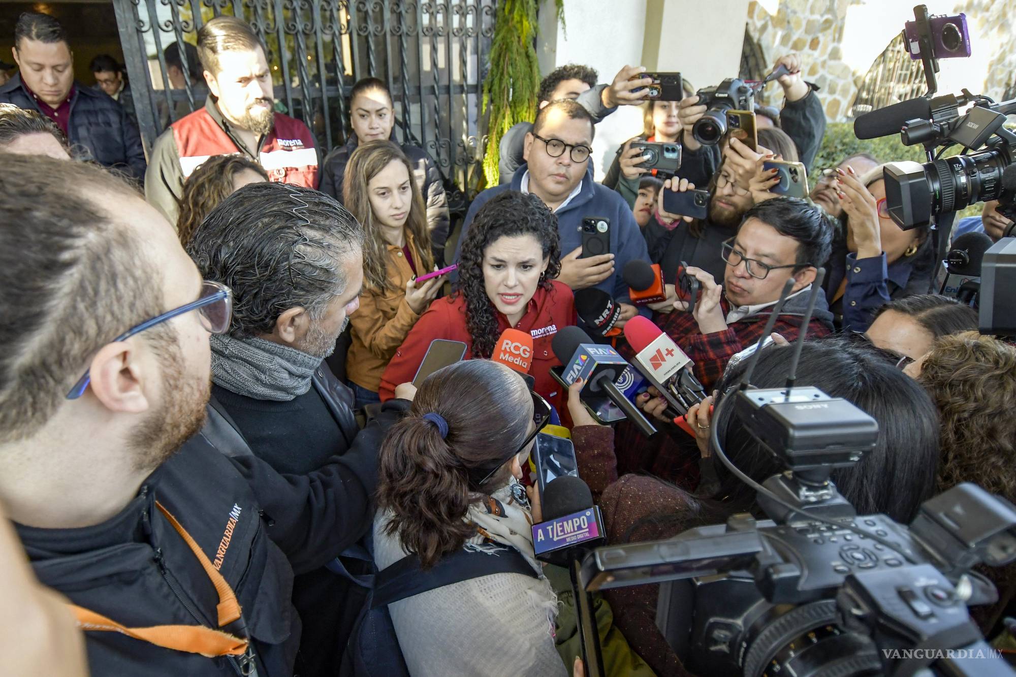 $!Luisa María Alcalde, dirigente de Morena, se reunió con líderes morenistas de la localidad.