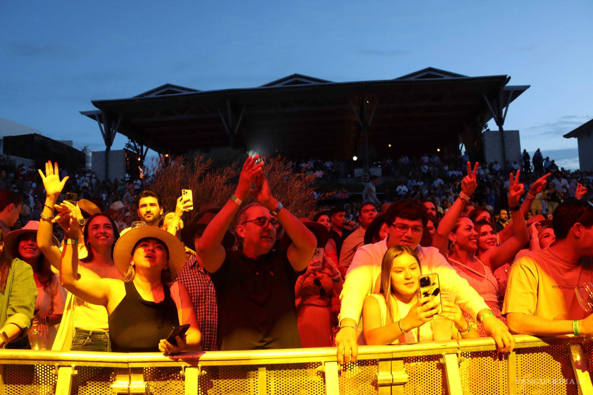 $!“Qué vida la mía” y “Tu Mirada” fueron los temas más populares entre los asistentes.