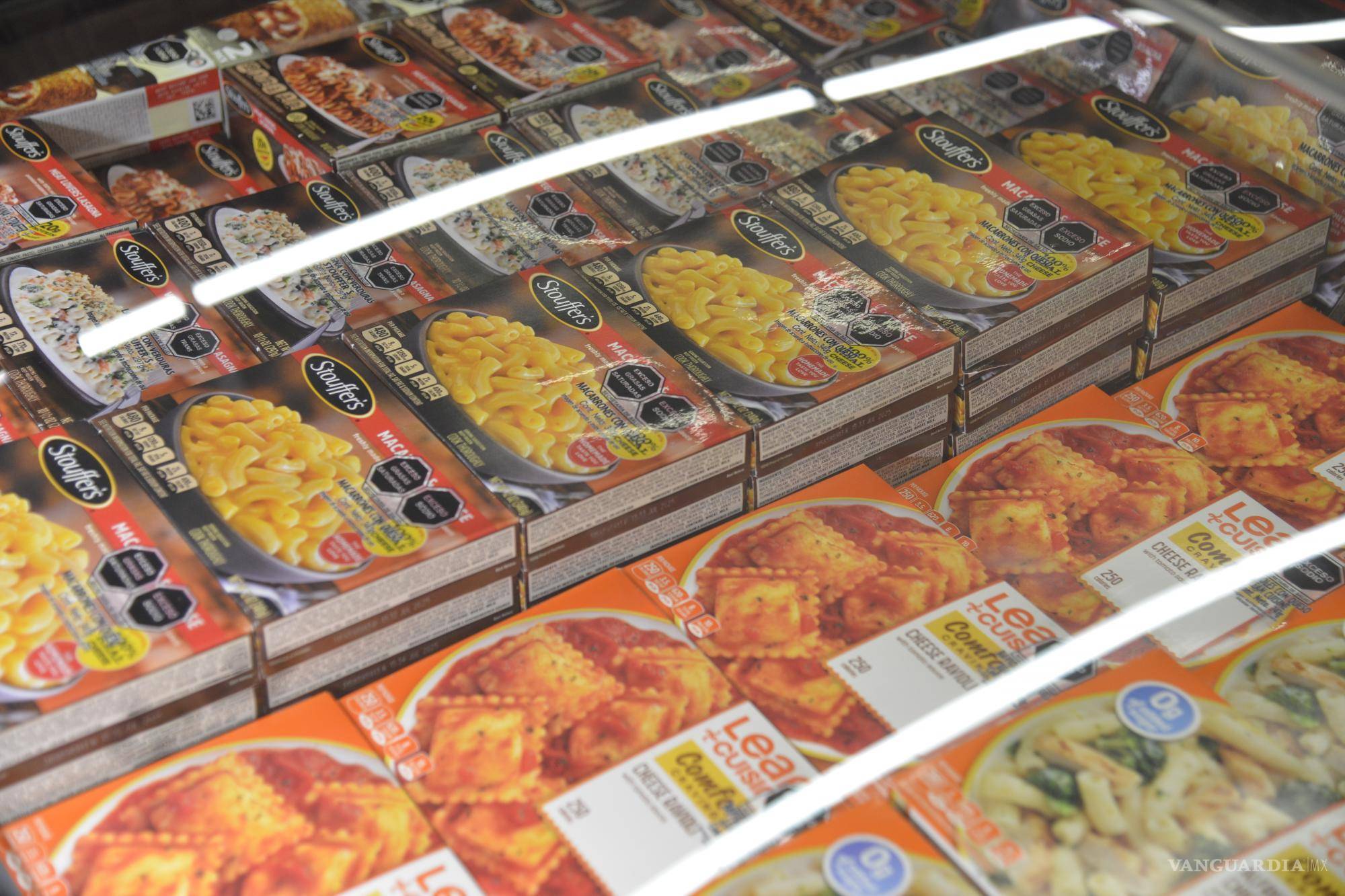 $!Productos de importación en exhibición en Soriana Super Campestre, con marcas de Argentina, Chile, Canadá, Estados Unidos, Francia, Italia y otros países.