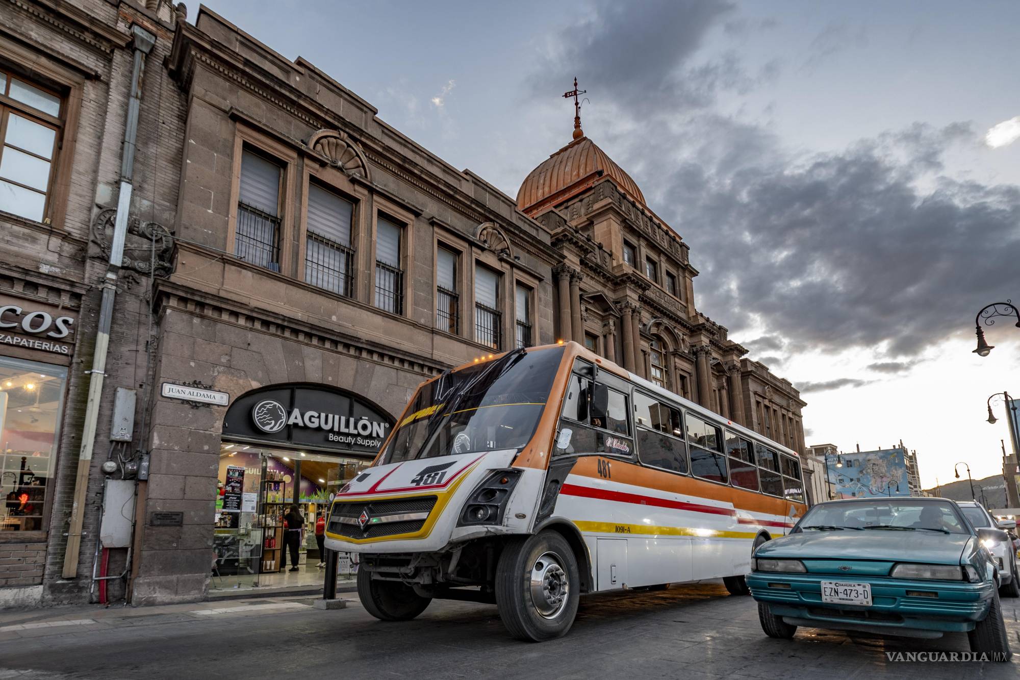 $!La concentración de teatros, museos y centros culturales en la Zona Centro dificulta el acceso de los vecinos de otras colonias de Saltillo.